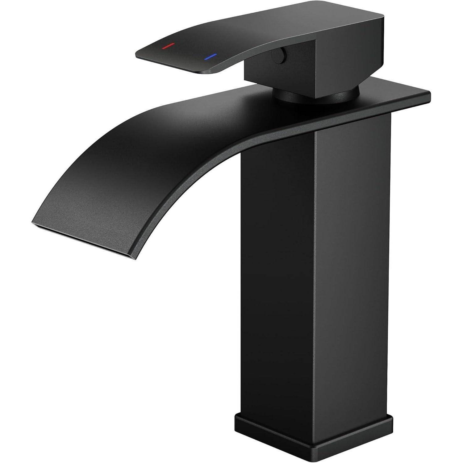 Eine elegante, schwarze Badezimmerarmatur mit Hebelbedienung verfügt über blaue und rote Markierungen für kaltes und heißes Wasser.
