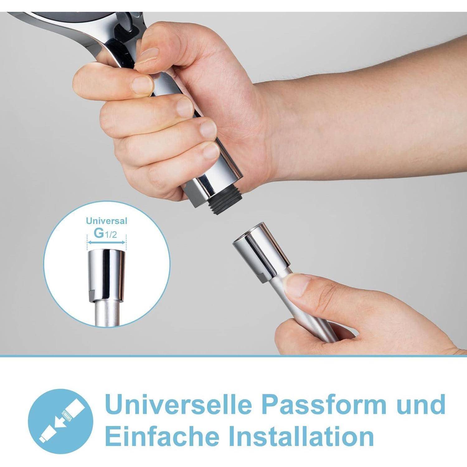 Eine Person demonstriert das Anbringen eines universellen G1/2-Duschkopfs. Das Bild hebt die Einfachheit der Installation mit dem Text ‚Universelle Passform und Einfache Installation' hervor.