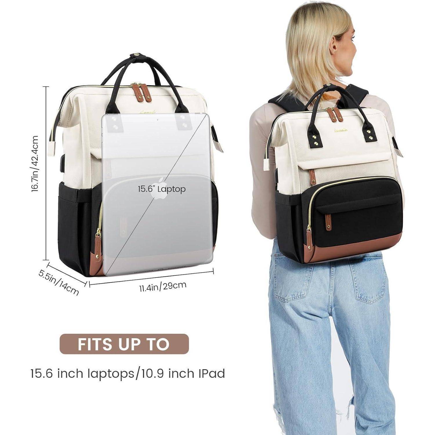 Eine Frau trägt einen Rucksack, der einen Laptop bis zu 15,6 Zoll und ein iPad mit 10,9 Zoll aufnehmen kann, wobei die Abmessungen hervorgehoben sind.