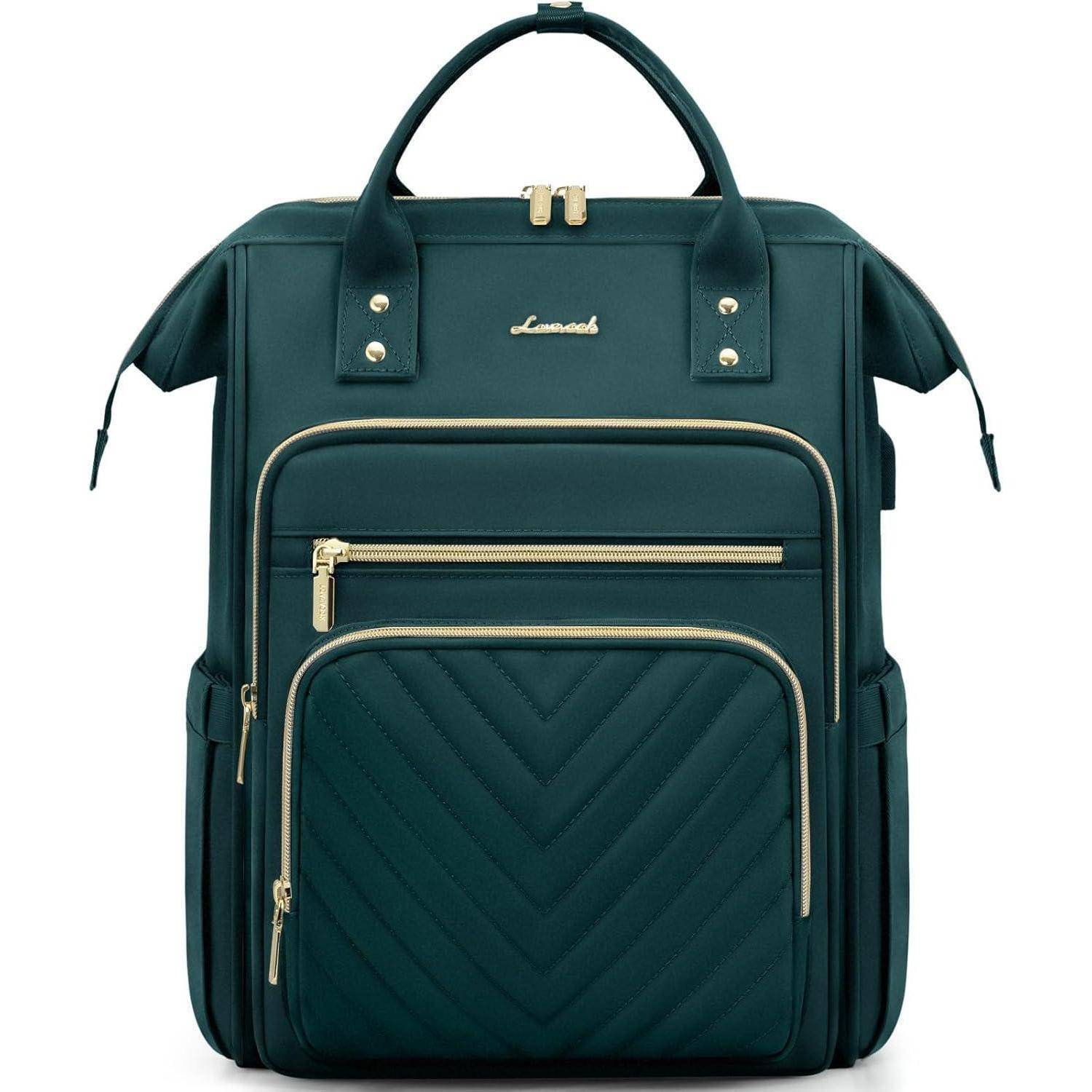 Ein dunkelgrüner Rucksack mit einer gesteppten Vordertasche, goldenen Reißverschlüssen und zwei Tragegriffen oben.