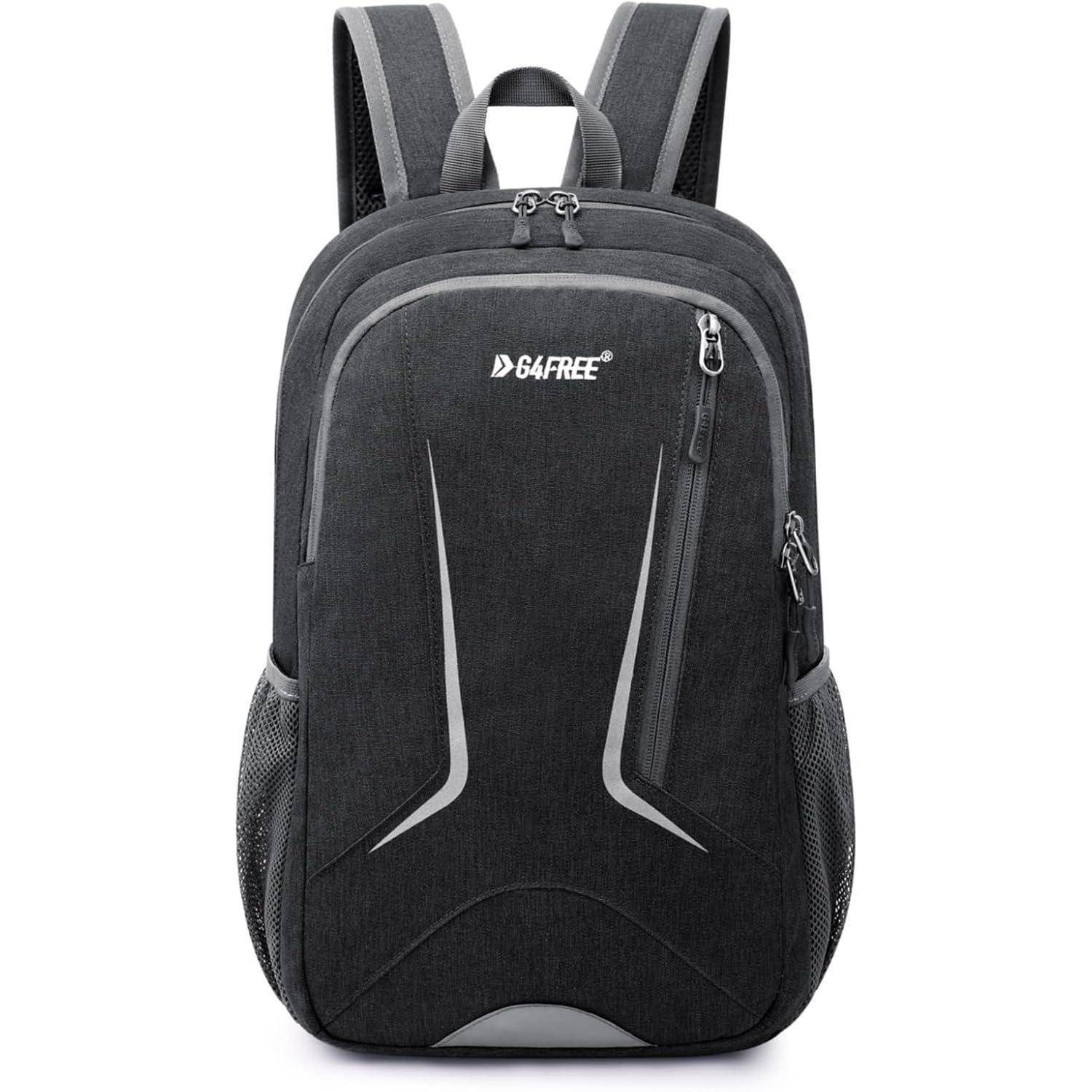 Ein schlanker, dunkelgrauer Rucksack mit dem Aufdruck '64FREE' auf der Vorderseite, ausgestattet mit mehreren Fächern, seitlichen Netztaschen und verstellbaren Trägern.