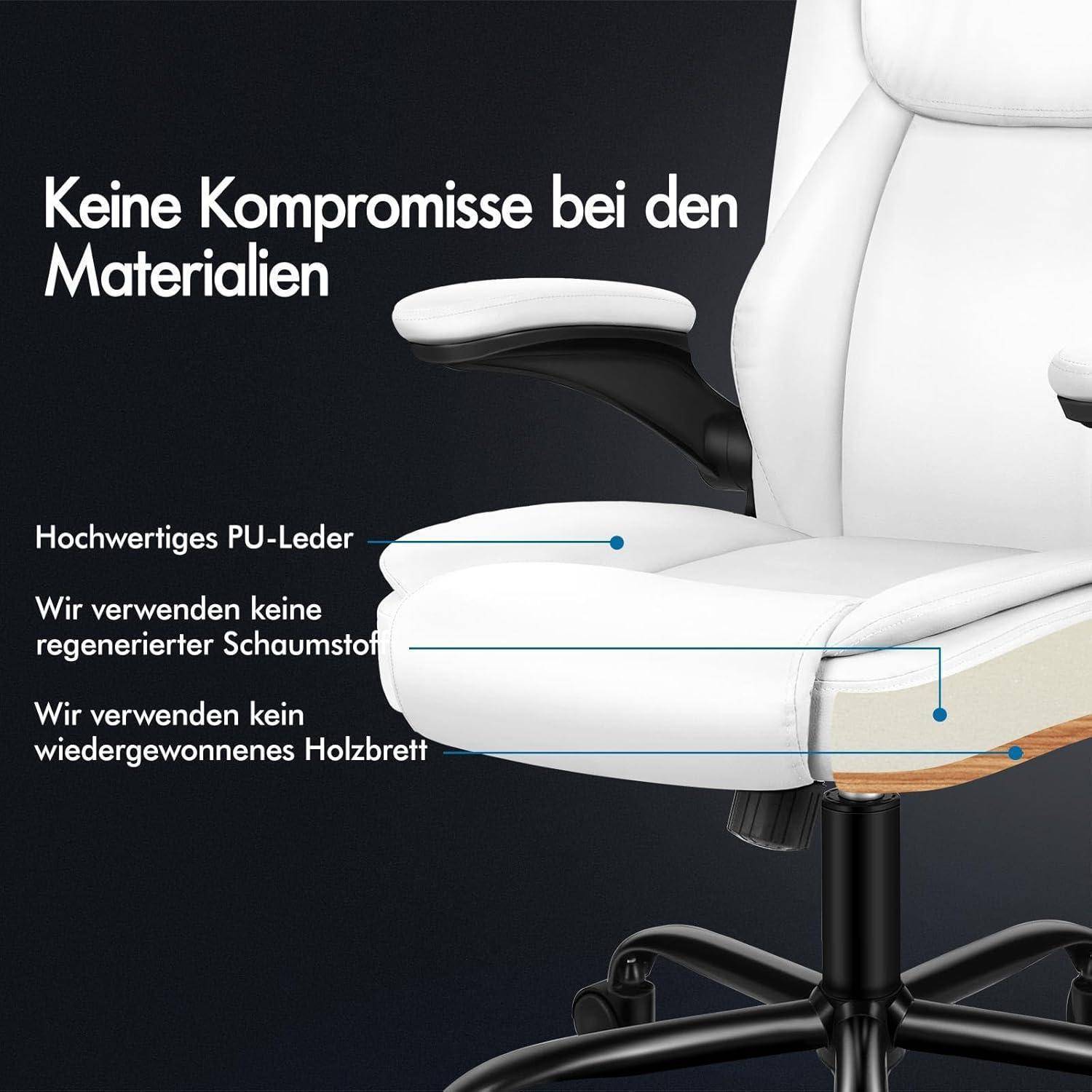 Weißer Bürostuhl mit schwarzen Armlehnen und schwarzem Gestell. Materialbeschreibung: „Hochwertiges PU-Leder, recycelter Schaum, wiederverwendete Holzplatte.
