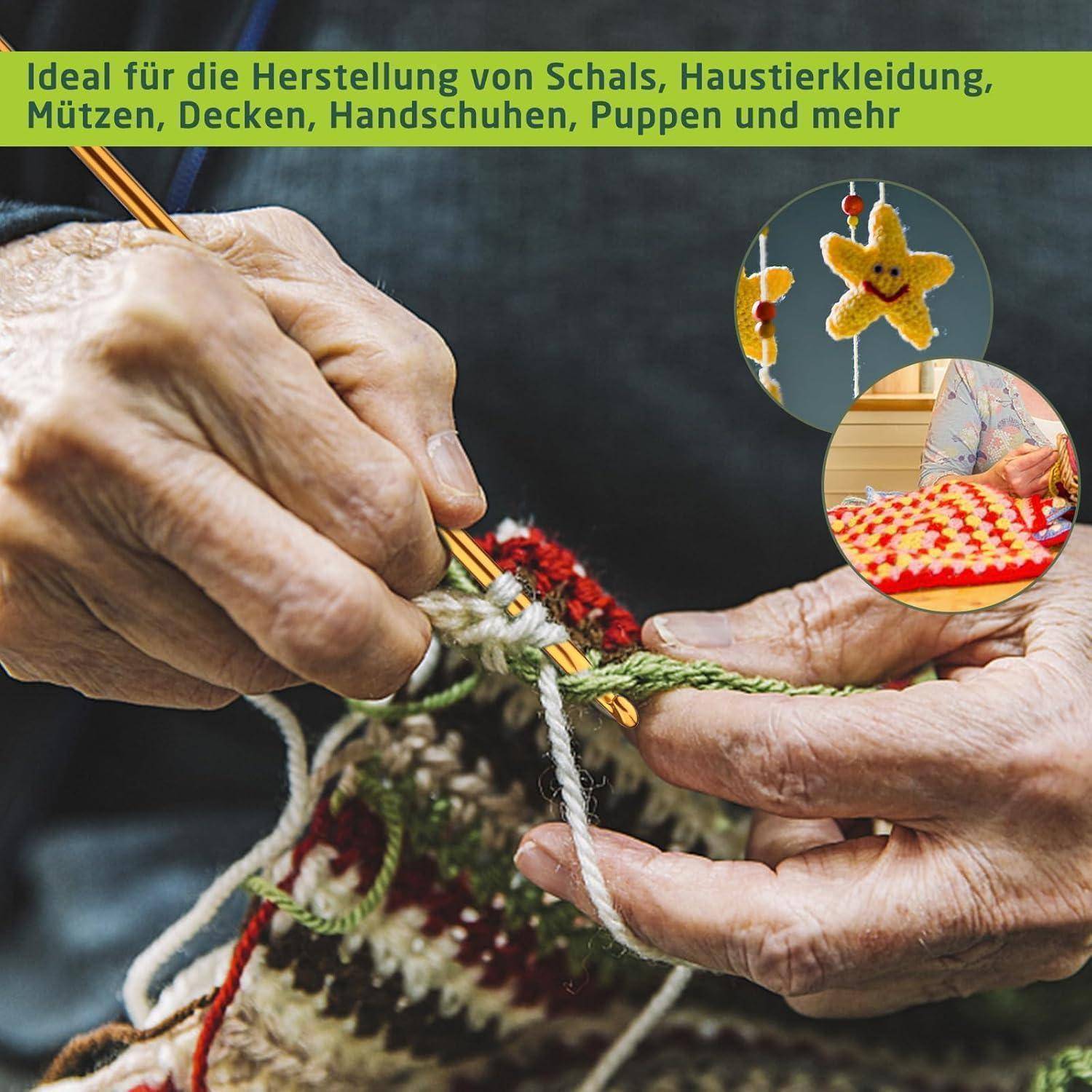 Hände stricken mit mehrfarbiger Wolle. Der Text hebt Stricken für Schals, Haustierkleidung, Mützen, Decken, Handschuhe, Puppen und mehr hervor.
