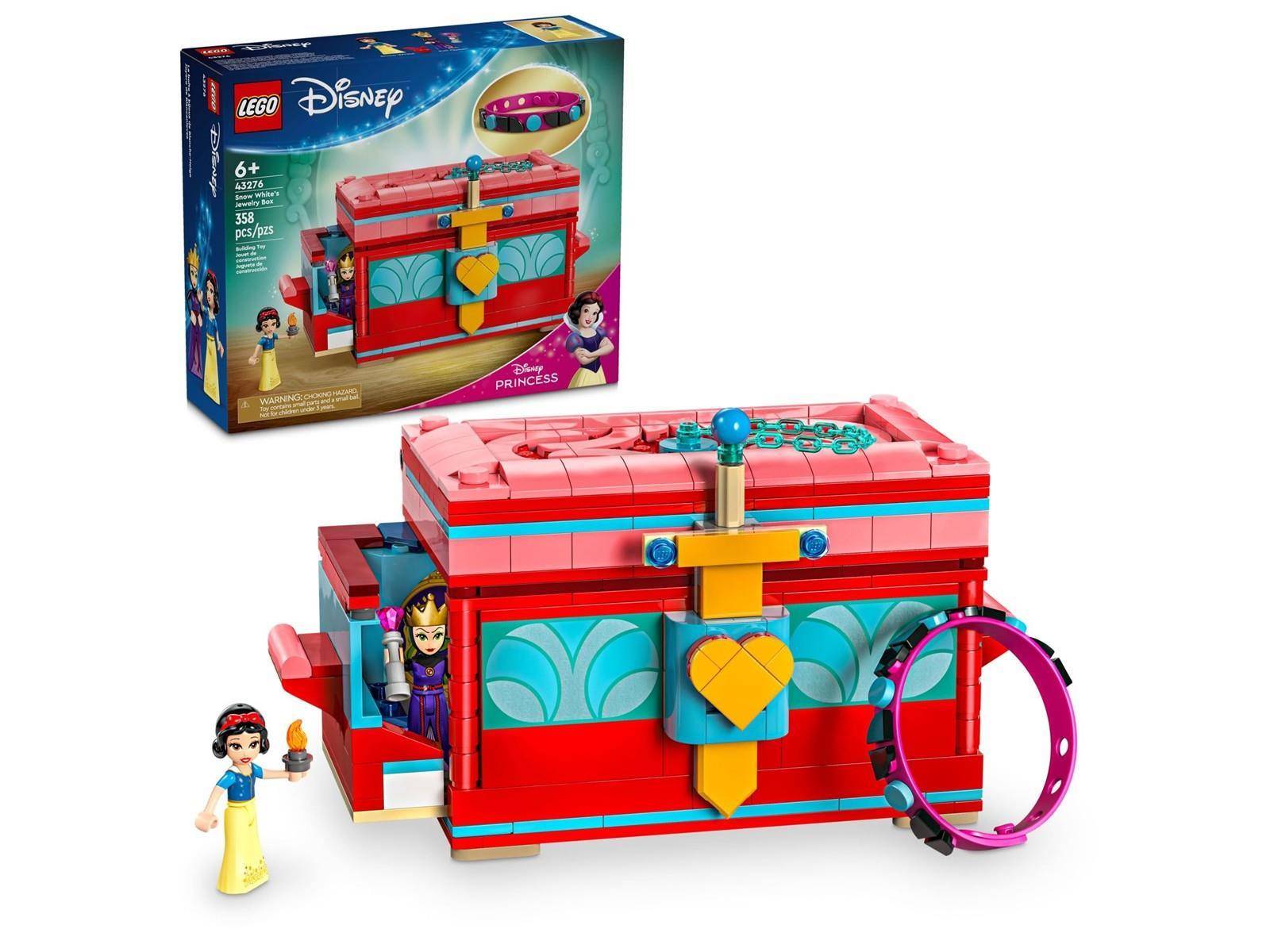 LEGO Disney Princess Spielset-Box und gebaute rot-petrol farbene Prinzessinnen-Kutsche/Reisekoffer mit zwei Mini-Puppen-Figuren auf weißem Hintergrund.