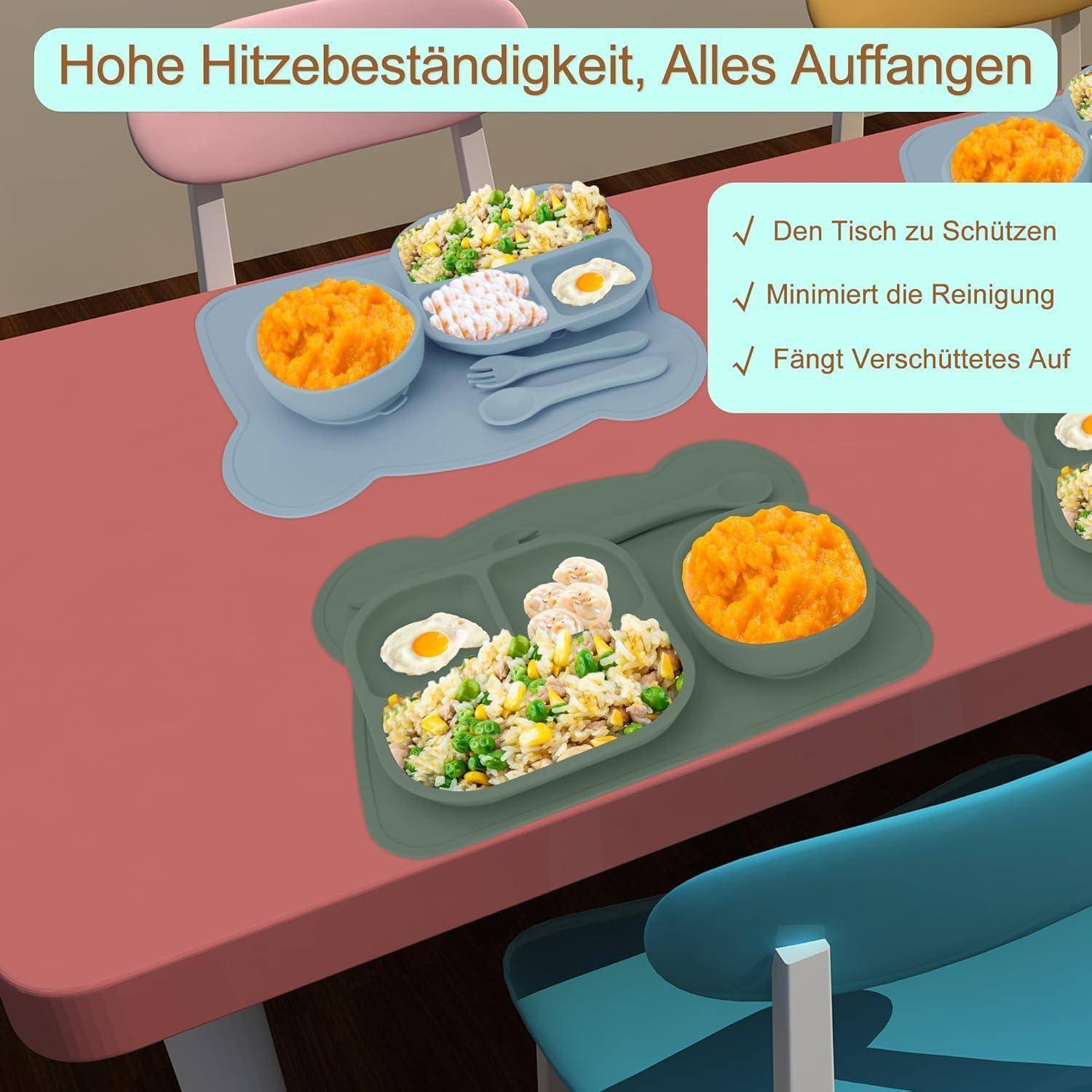 Ein Esstisch mit drei Stühlen, ausgestattet mit einem Tischset mit mehreren Abschnitten, die Reis, Gemüse, gehacktes Fleisch und ein Spiegelei enthalten.