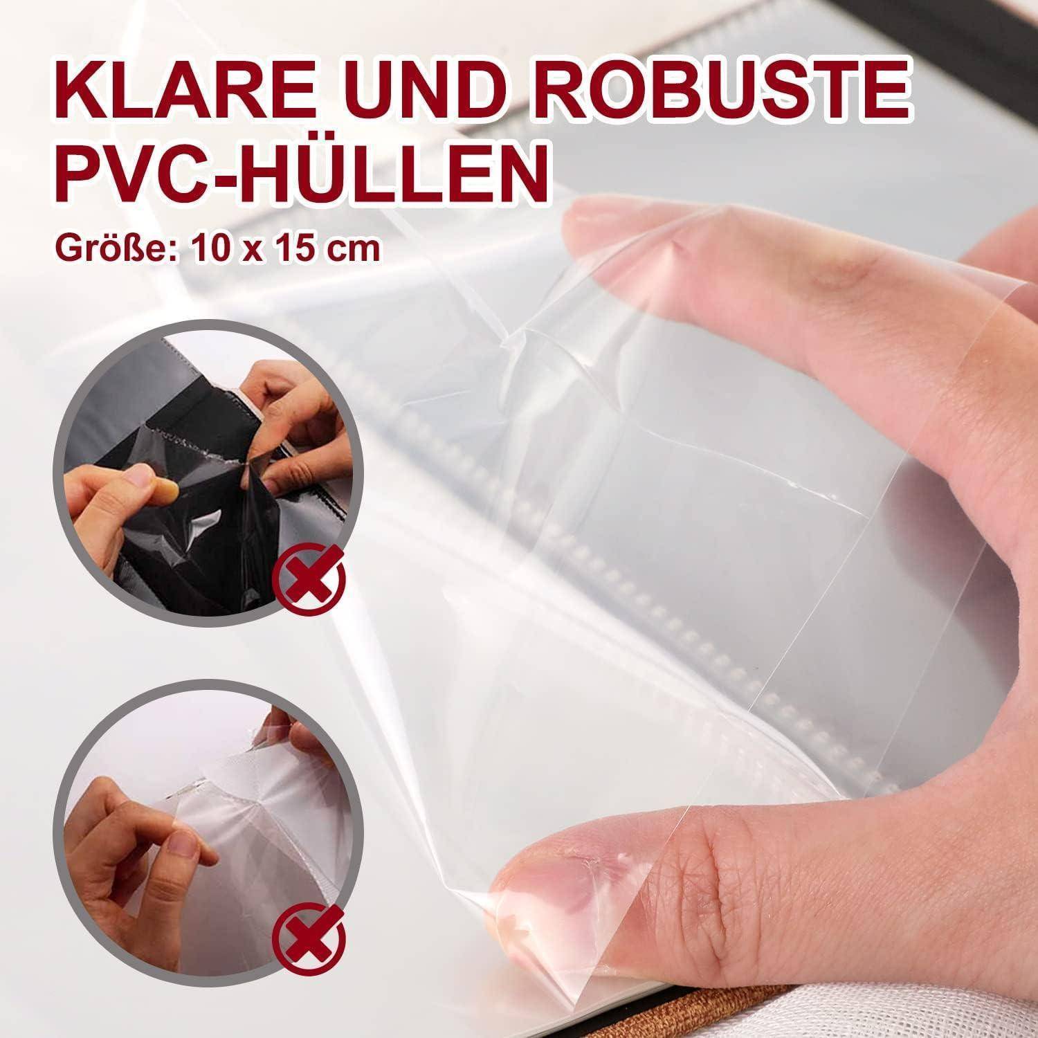 Hand, die eine transparente PVC-Hülle hält; Text lautet 