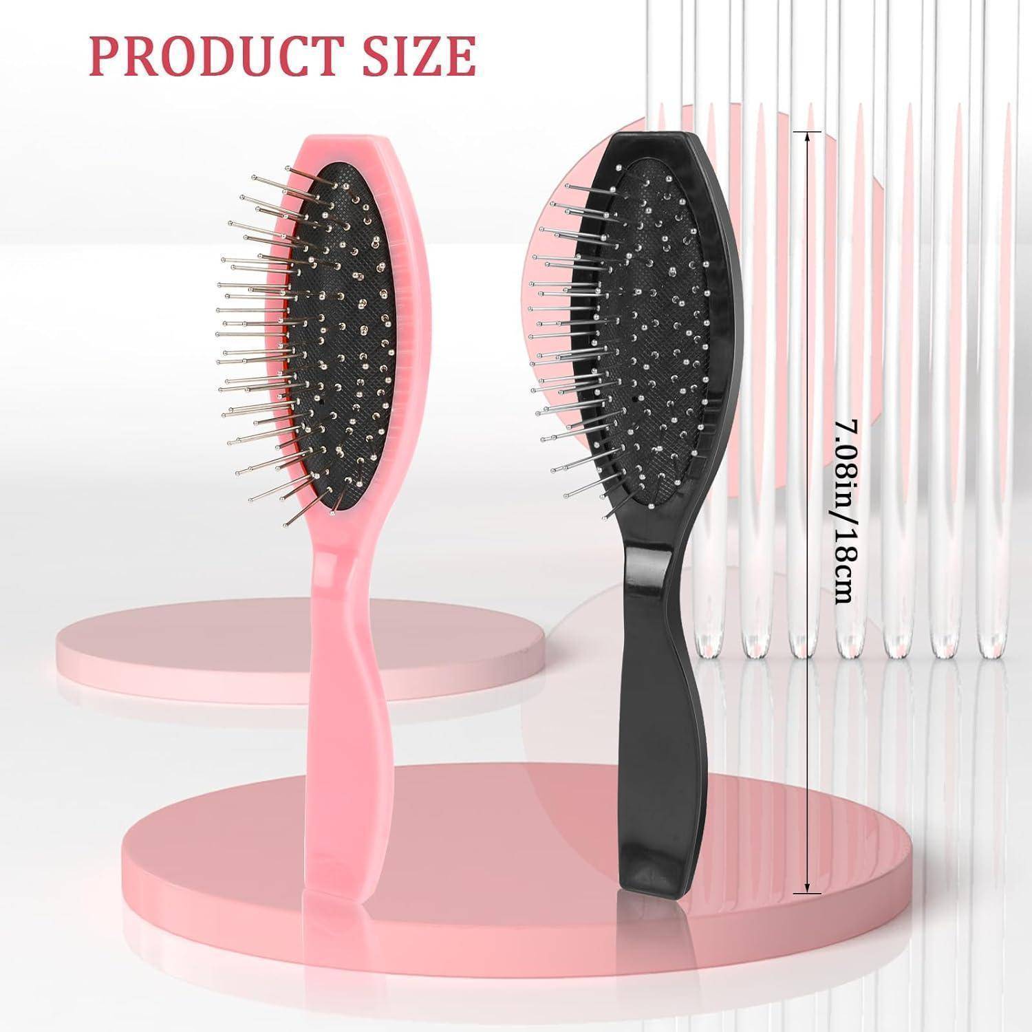 Zwei HaarBürsten, eine rosa und eine schwarz, präsentiert auf runden Podesten. Die Größe wird mit 7,08 Zoll/18 cm angegeben.