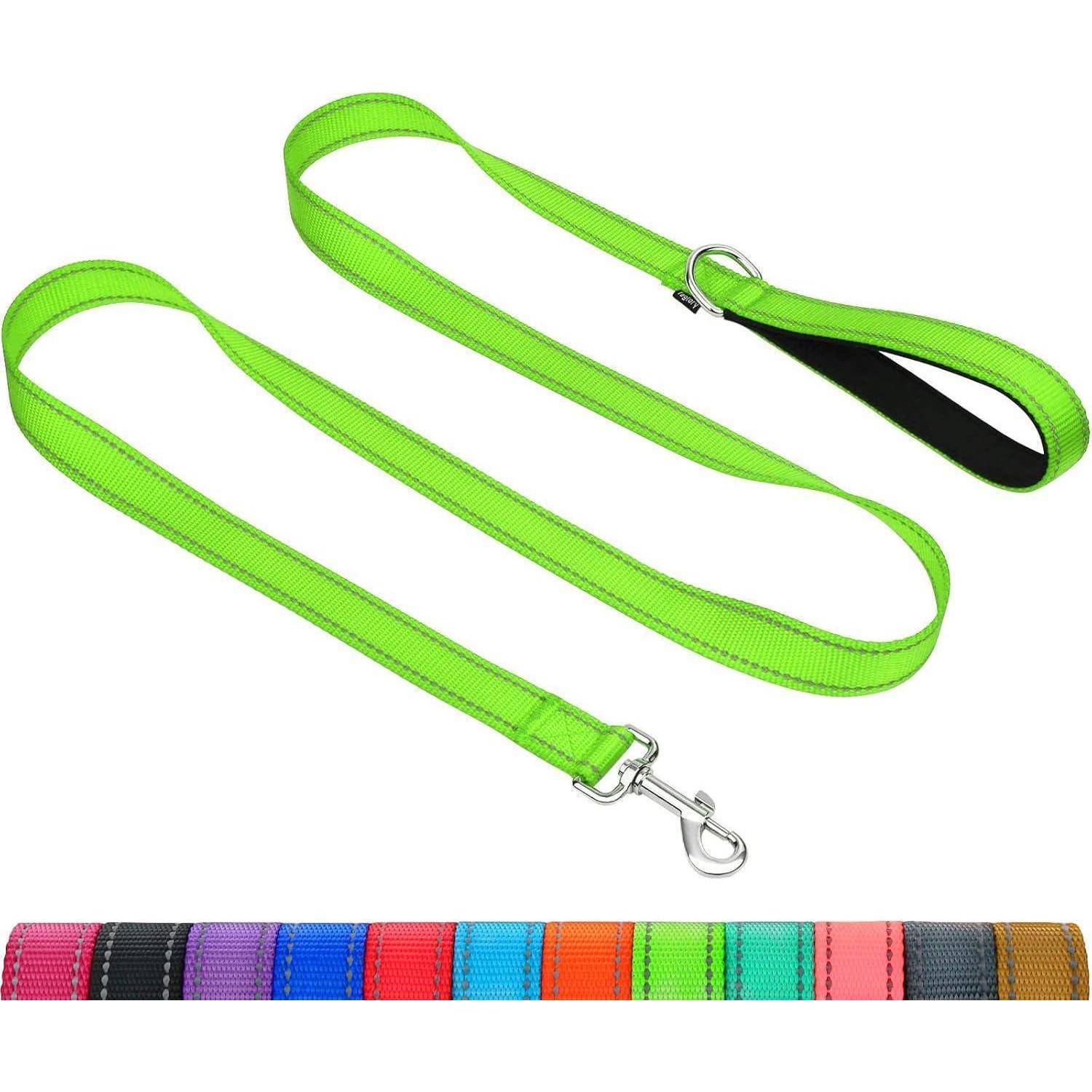 Hellgrüne Hundeleine mit Metallkarabiner und Griff, gezeigt mit einer Farbauswahl, die Blau, Pink, Orange und weitere Farben umfasst.