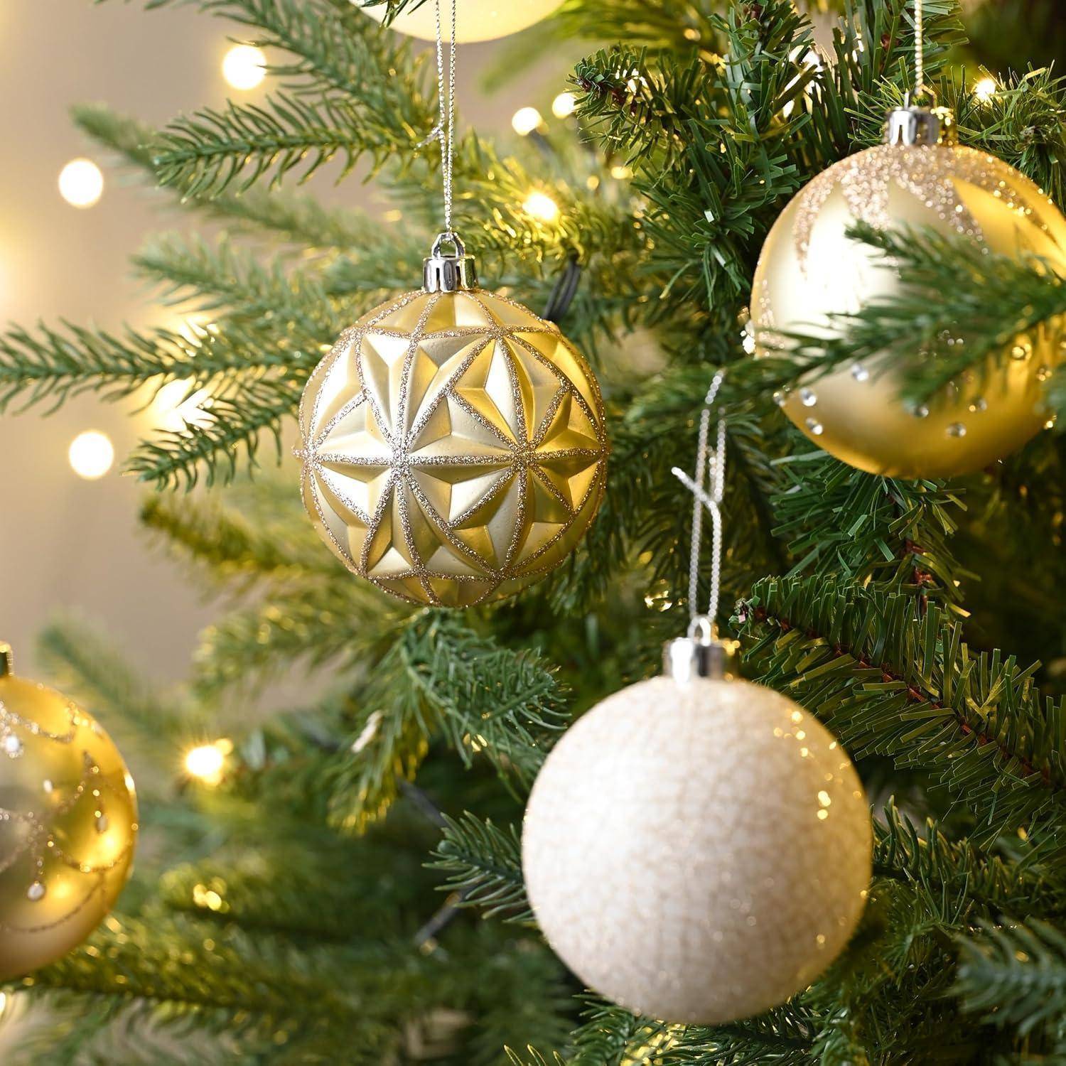 Weihnachtskugeln 12 8cm Kunststoff bruchsicher Aufhänger Weiß Gold