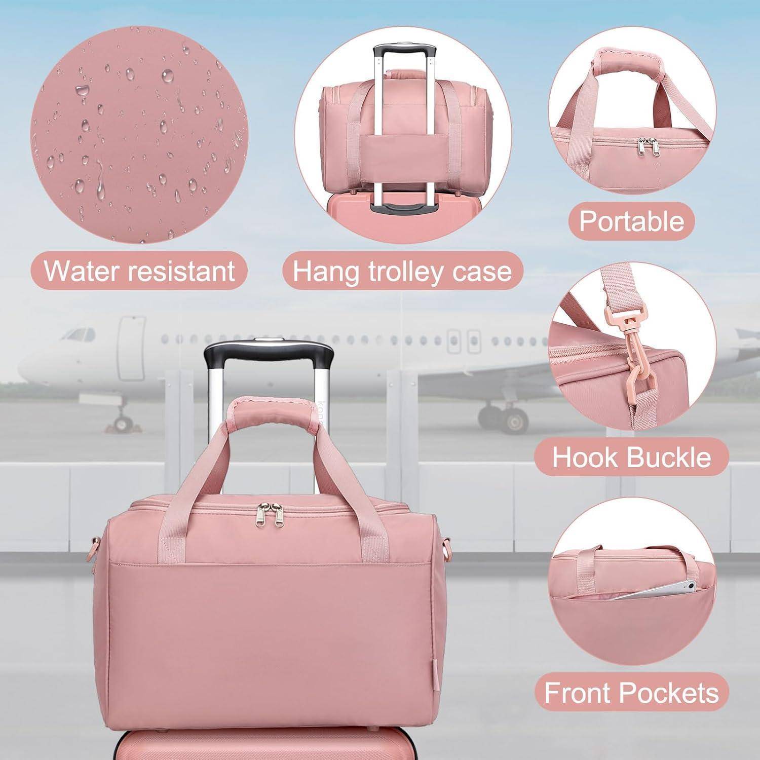 Pinke Reisetasche mit Eigenschaften: wasserabweisend, Hakenverschluss, Aufhängemöglichkeit für Trolley-Koffer, Fronttaschen und tragbare Gestaltung; Flugzeug im Hintergrund.