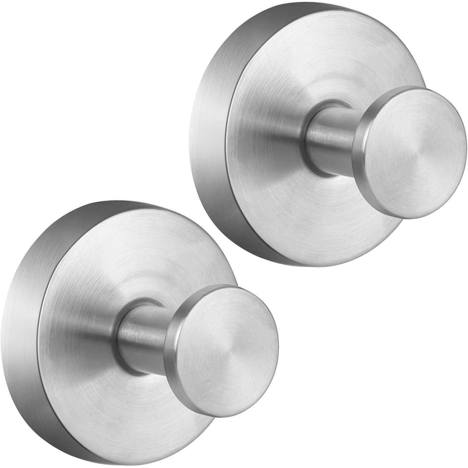 Zwei silberne Metall-Wandhaken mit kreisförmigen Basen und zylindrischen Knöpfen, konzipiert zum Aufhängen von Gegenständen.