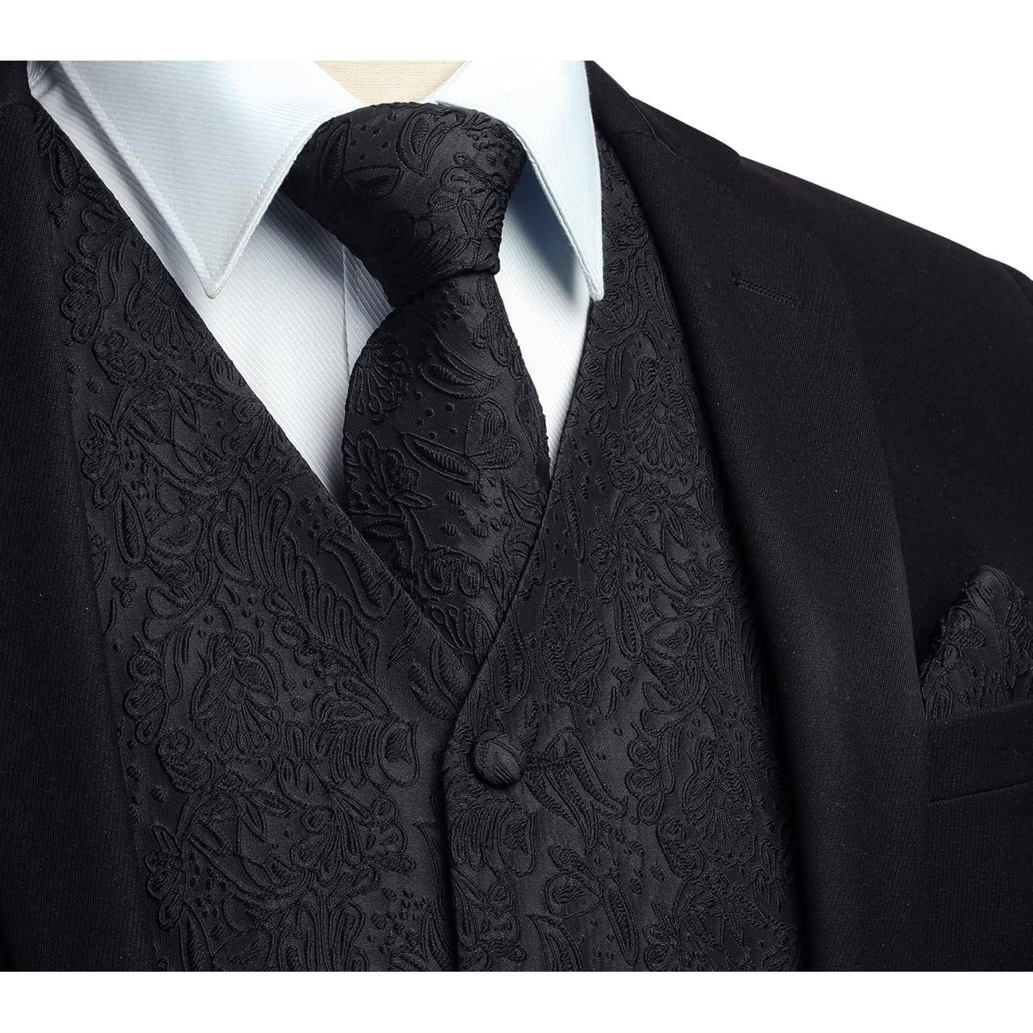 Eine Nahaufnahme einer Person in einem eleganten schwarzen Anzug mit einer kunstvoll gemusterten Weste und Krawatte, kombiniert mit einem weißen Herrenhemd.