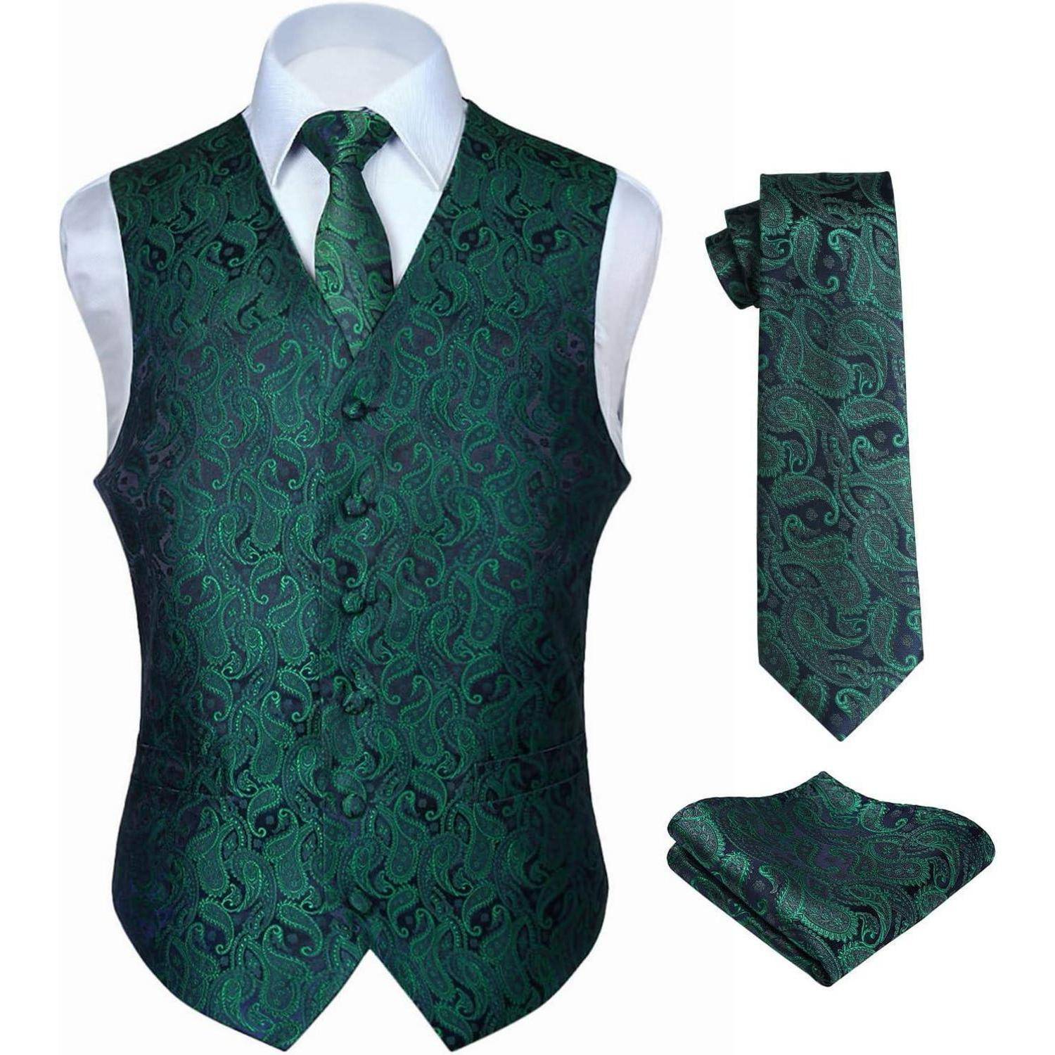 Grüne Paisley-Weste mit passendes Krawatte und Einstecktuch, präsentiert auf einem weißen Hemd und demonstriert formelle Kleidungsoptionen.