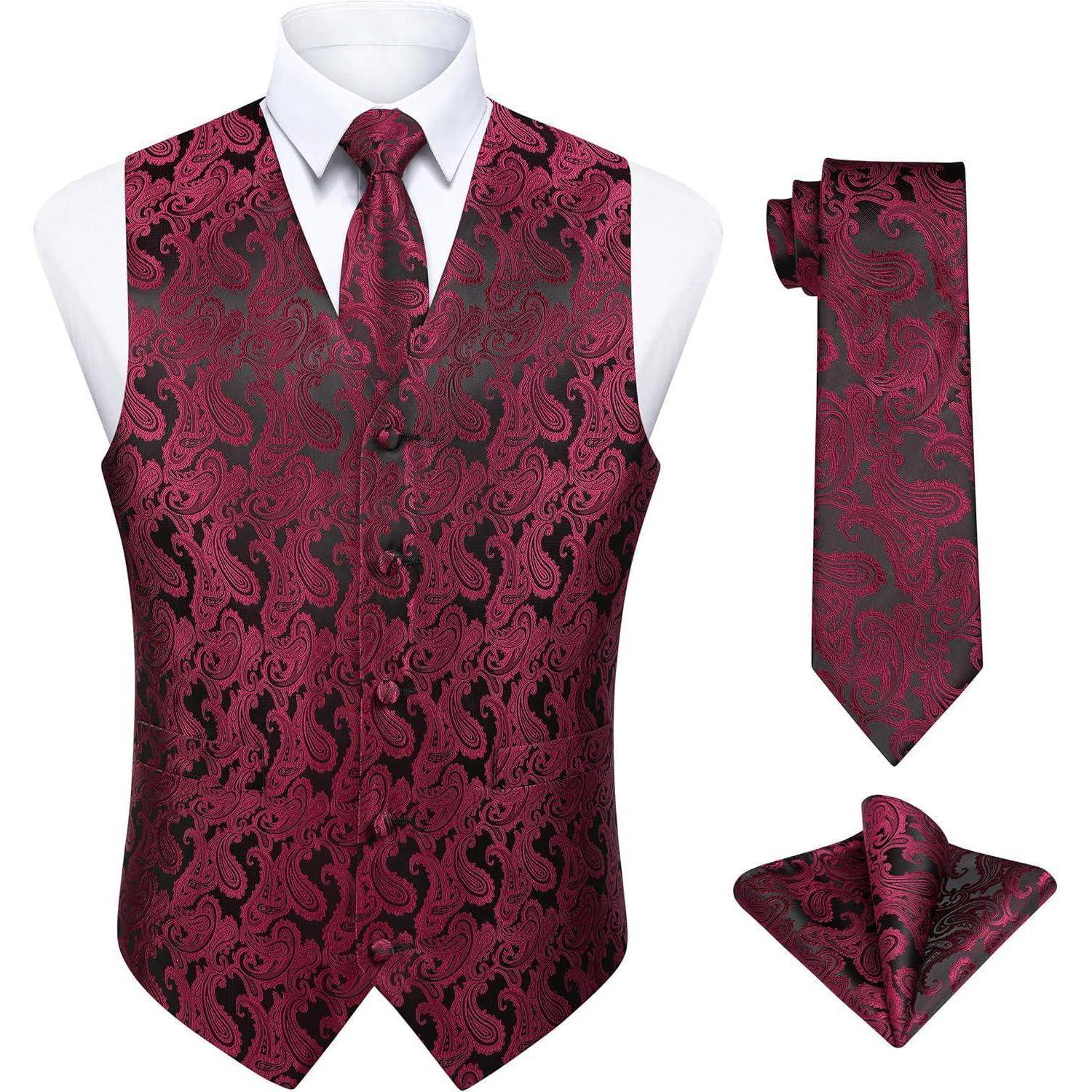 Ein Herrenwesten-Set in Bordeauxrot und Schwarz mit Paisleymuster, bestehend aus passender Krawatte und Einstecktuch, mit einem eleganten, kunstvollen Muster.