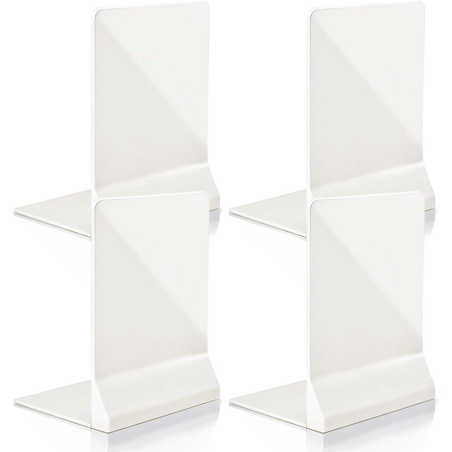 Vier weiße Metallbuchstützen mit einem schlichten, minimalistischen Design stehen aufrecht und eignen sich zum Organisieren von Büchern auf einem Regal.