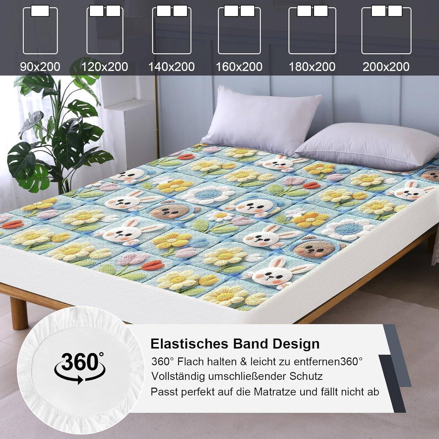 Bett mit einem Matratzenschutz aus buntem Cartoon-Druck, der Tiere und Wolken zeigt. Der Text hebt das 360-Grad-Gummizugband und die enge Passform hervor.