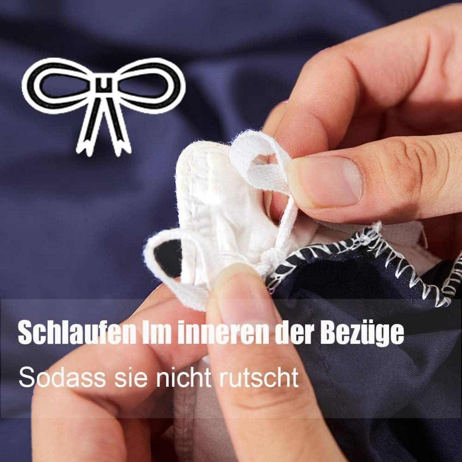 Eine Hand bindet eine Schlaufe im Inneren eines Bettdeckenbezugs, um den Stoff zu befestigen. Text auf Deutsch lautet: ‚Schlaufen im Inneren der Bezüge. Sodass sie nicht rutscht'.