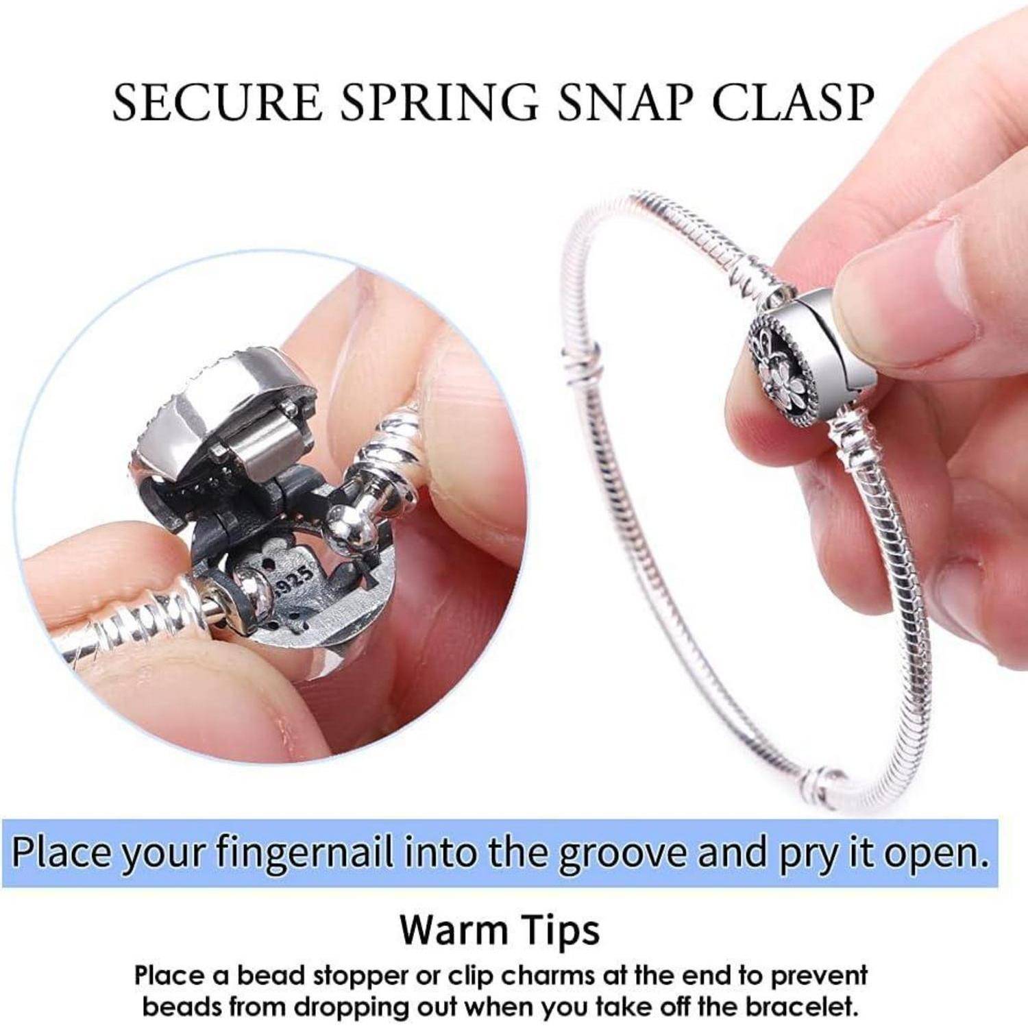 Sicherer Spring-Snap-Verschluss' Armband wird geöffnet, um zu zeigen, wie man den Verschluss mit dem Fingernagel öffnet. Praktischer Tipp rät zur Verwendung eines Perlenstopper.