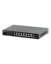 Ein schwarzer Netzwerk-Switch mit acht Ethernet-Anschlüssen und einem zusätzlichen Anschluss, der häufig zum Verbinden mehrerer Geräte in einem Netzwerk verwendet wird.