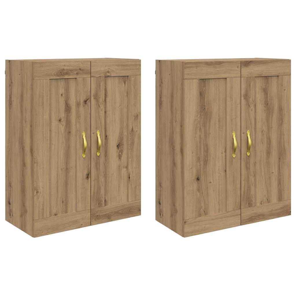 Zwei identische Holzschränke mit natürlicher Oberfläche und goldenen Griffen, jeweils mit zwei Türen, nebeneinander positioniert.