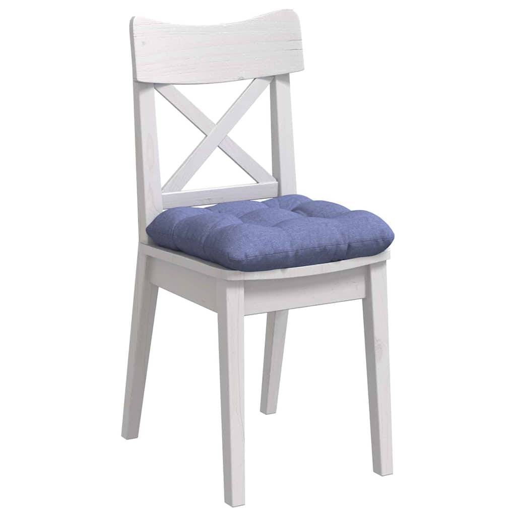 Ein Holzstuhl mit einer 'X'-förmigen Rückenlehne, ausgestattet mit einem blau gepolsterten Sitz. Der Stuhl ist weiß lackiert.