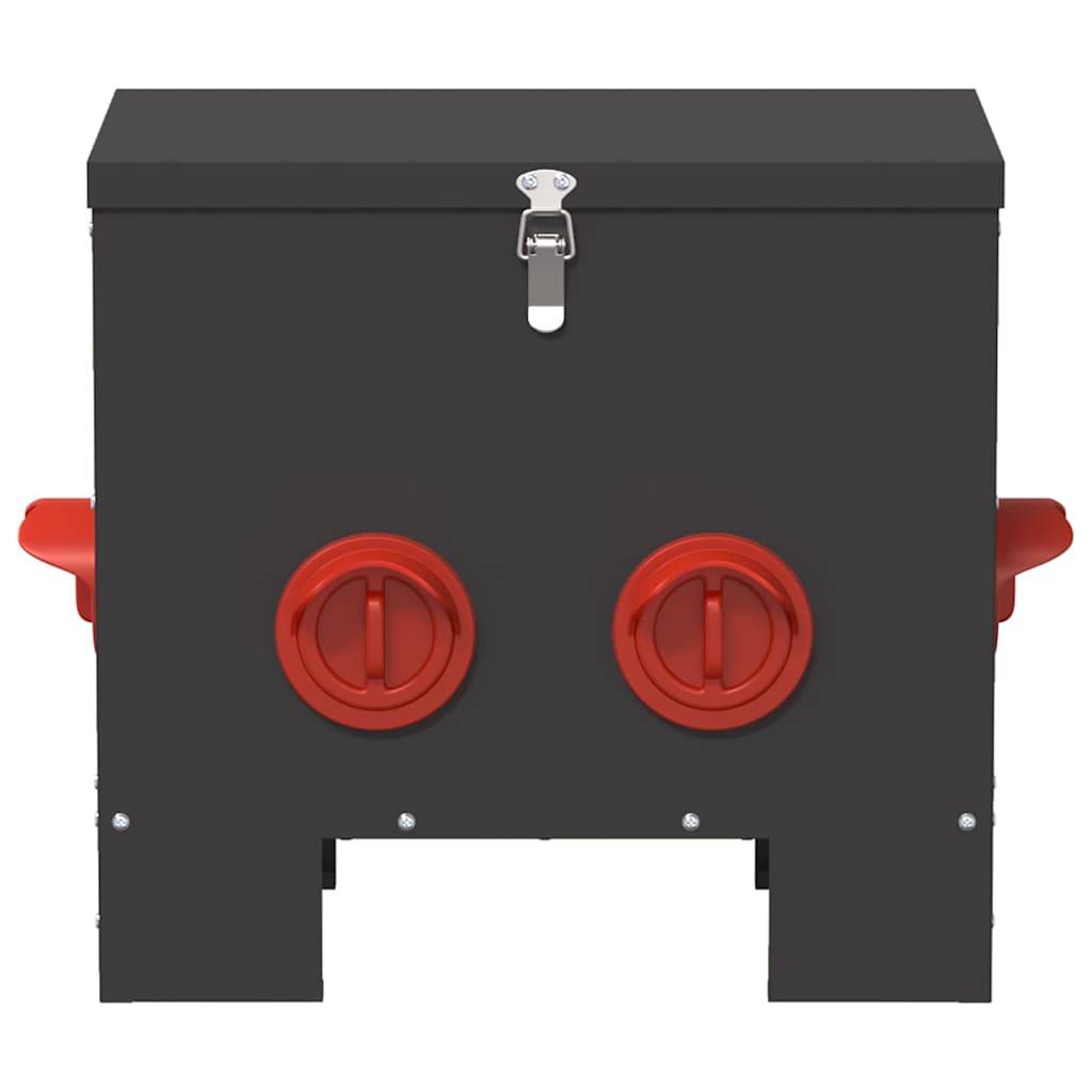 Eine schwarze Metallbox mit einem Verschlussmechanismus auf der Oberseite und zwei roten kreisförmigen Griffen an der Vorderseite, höchstwahrscheinlich für elektrische oder industrielle Zwecke verwendet.