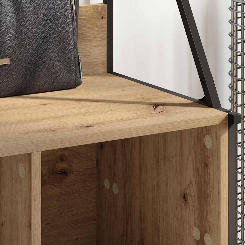 Eine schwarze Ledertasche ruht auf einem Holzregal mit Metallrahmen, das vor einer hellen Wand positioniert ist.