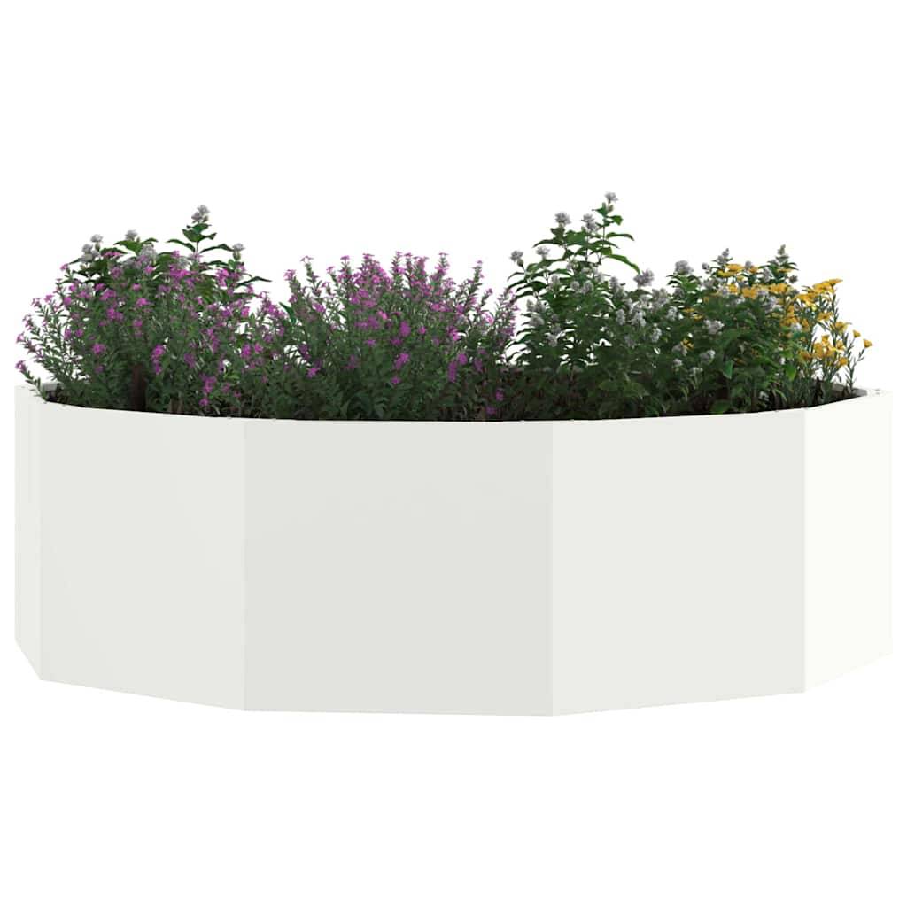 Erhöhte, weiße sechseckige Pflanzbox mit blühenden lila und gelben Blumen, Grünpflanzen und einem klaren, minimalistischen Design.