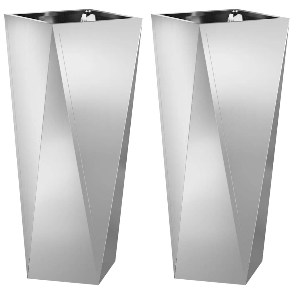 Zwei hohe, eckige Pflanzgefäße aus Edelstahl mit modernem, geometrischem Design. Jeder Pflanzgefäß hat eine breite Oberkante und eine schmale Basis.