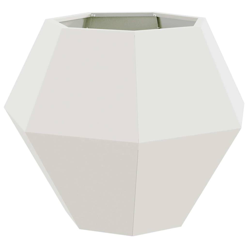 Ein geometrischer, facettierter weißer Pflanztopf mit breiter Oberkante und schmaler Basis, konzipiert für moderne Innen- und Außeneinrichtungen.