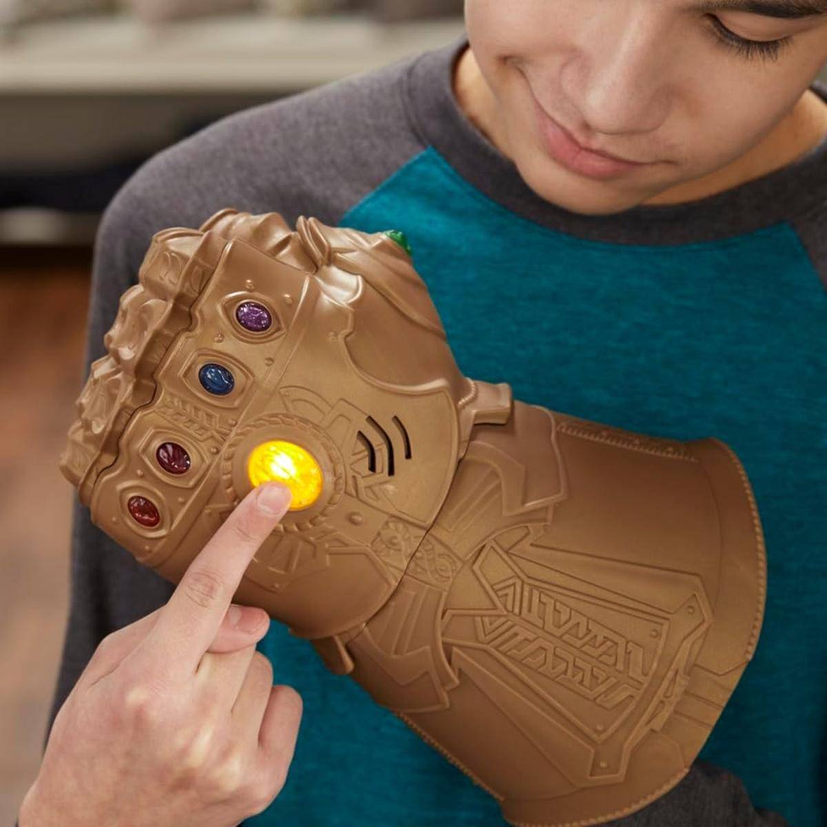 Hasbro Avengers Elektronischer Fausthandschuh mit Licht Soundeffekten