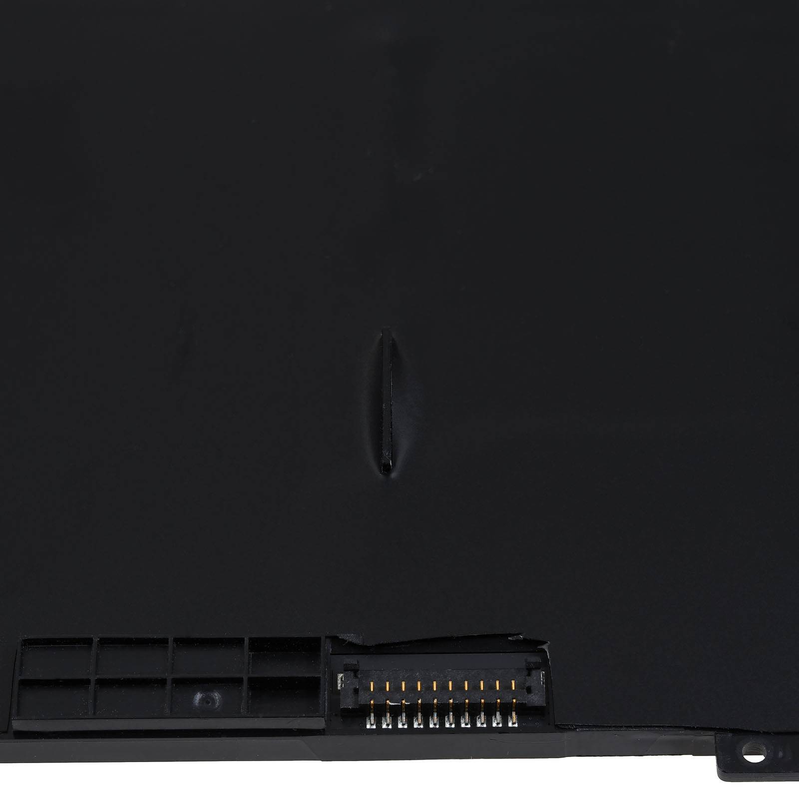 Ein schwarzer Laptop-Akku mit sichtbaren Anschluss-Pins am unteren Ende, vor einem weißen Hintergrund.
