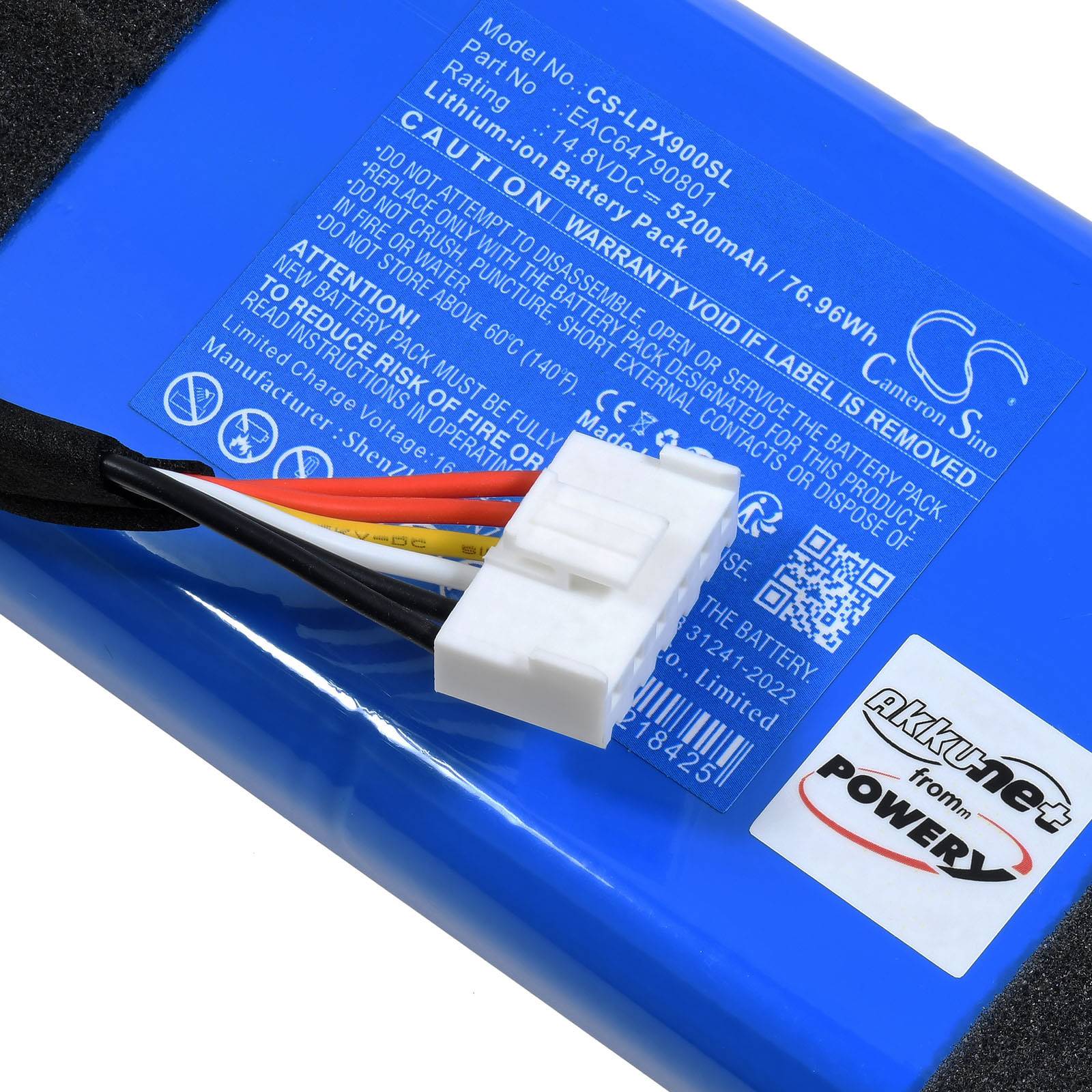 Ein blauer Lithium-Akkupack mit einem weißen Stecker und mehreren farbigen Leitungen. Er zeigt technische Spezifikationen und Warnhinweise.