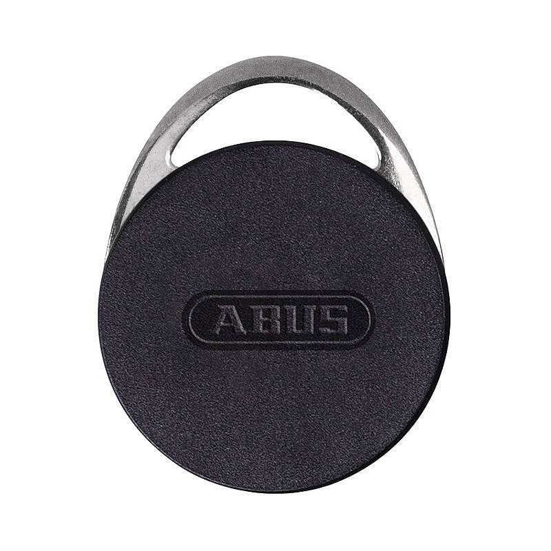 Ein schwarzes rundes Vorhängeschloss mit dem Wort 'ABUS', das auf seiner Oberfläche eingeprägt ist und einen Metallbügel besitzt.