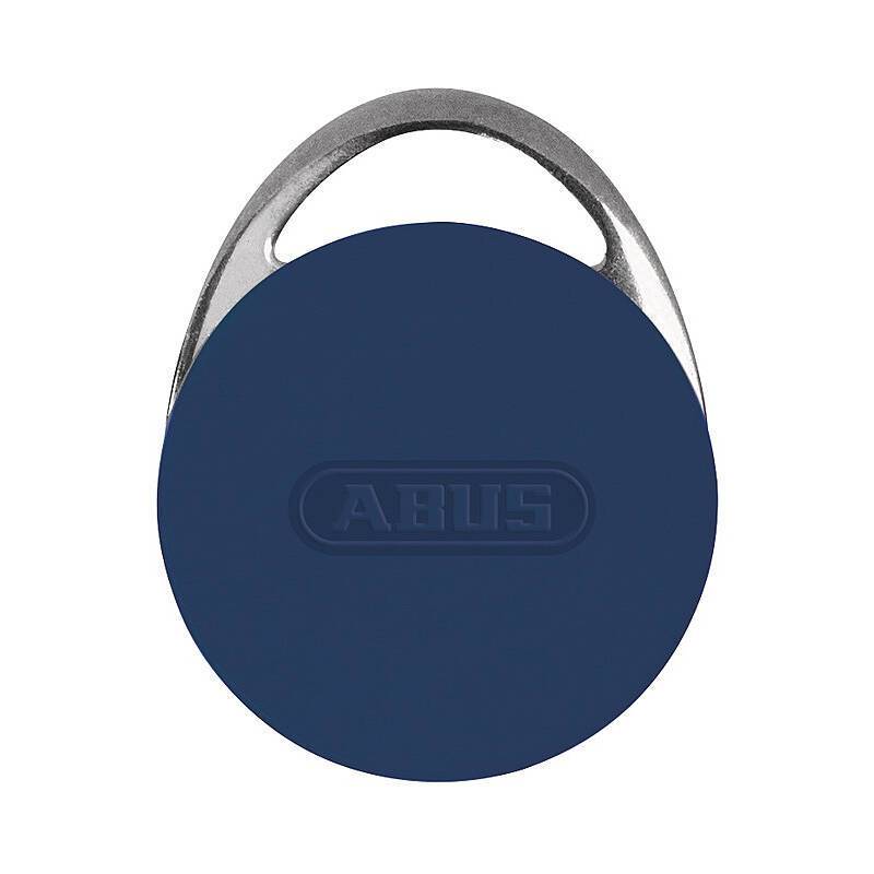 Ein runder, blauer Vorhängeschloss der Marke 'ABUS' mit eingravierter Markenbezeichnung, ausgestattet mit einem robusten silbernen Bügelschloss, was Langlebigkeit und Sicherheit vermittelt.