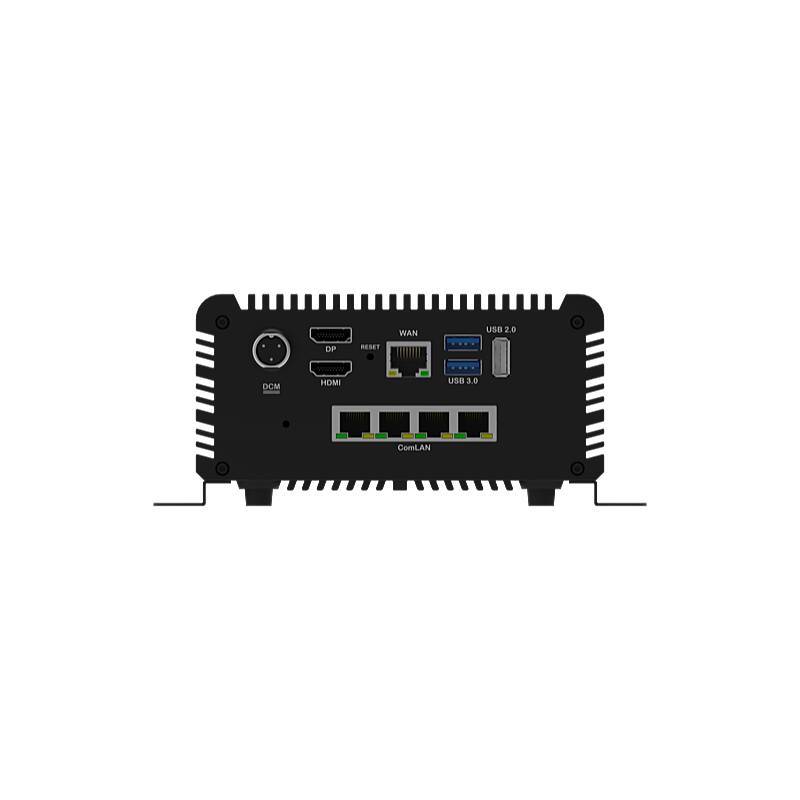 Rückansicht eines kleinen Industrie-Computers mit Stromversorgung, HDMI, WAN, USB 2.0/3.0 und vier LAN-Anschlüssen.