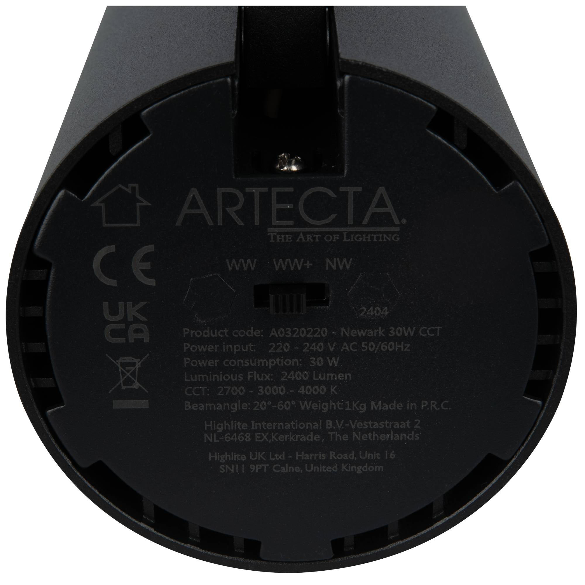 Die Rückseite eines Artecta-Beleuchtungsgeräts, die Modell- und Leistungsspezifikationen, regulatorische Logos und Adressdetails zeigt.