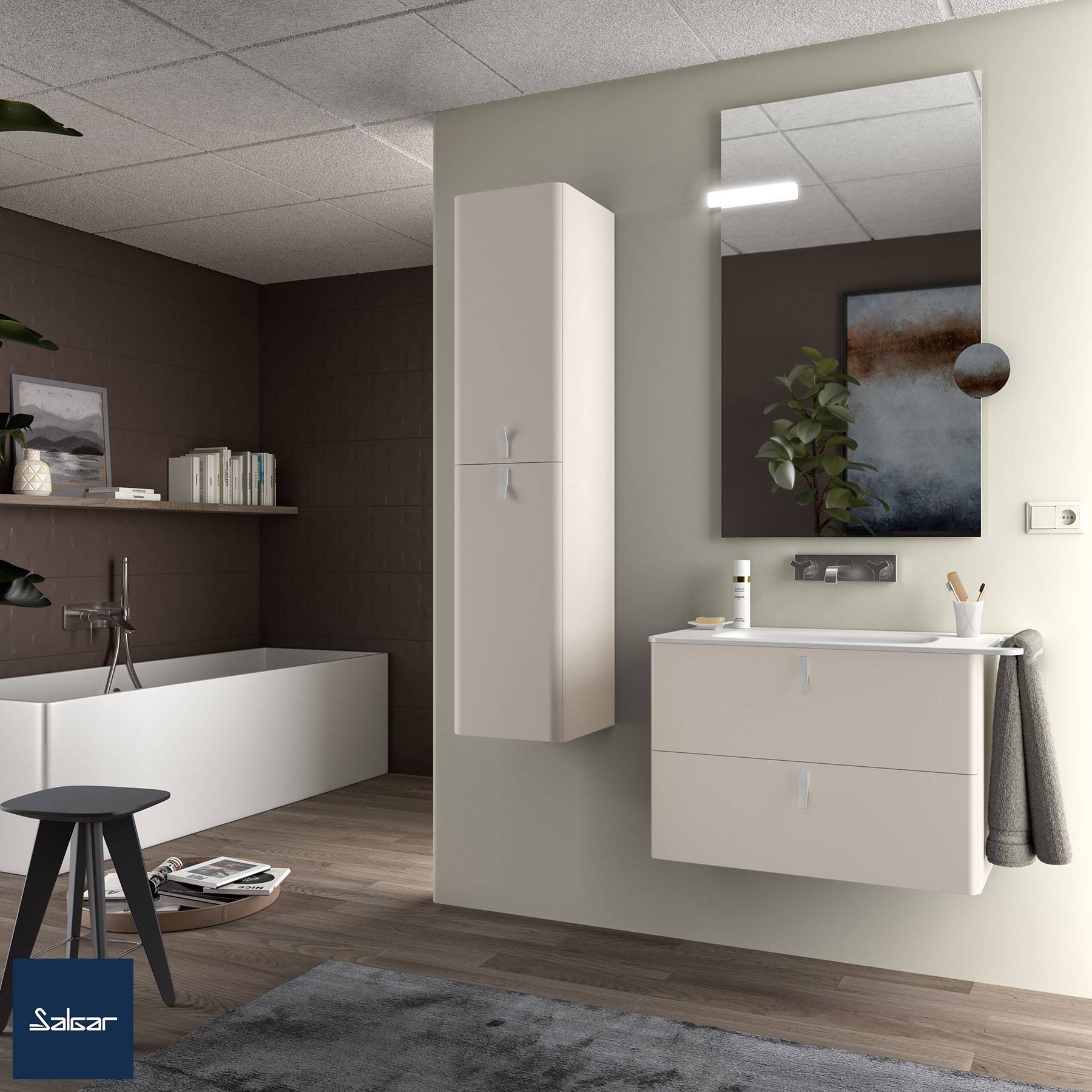 Modernes Badezimmer mit einem weißen Waschtisch, Spiegel und Wandschrank. Natürliches Licht durchflutet den Raum und betont die minimalistische Einrichtung.