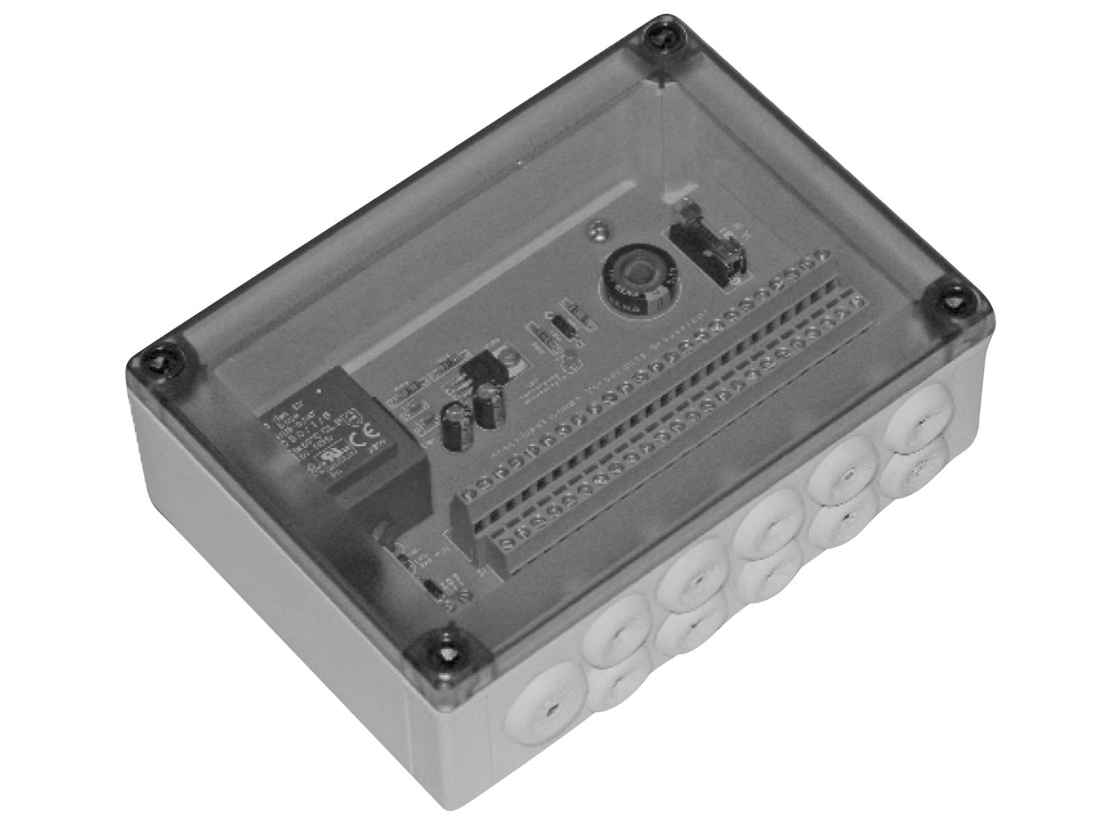 Eine transparente elektronische Gehäuse, die Leiterplattenkomponenten, Anschlüsse und Verdrahtungswege zeigt, geeignet für technische Installationen.