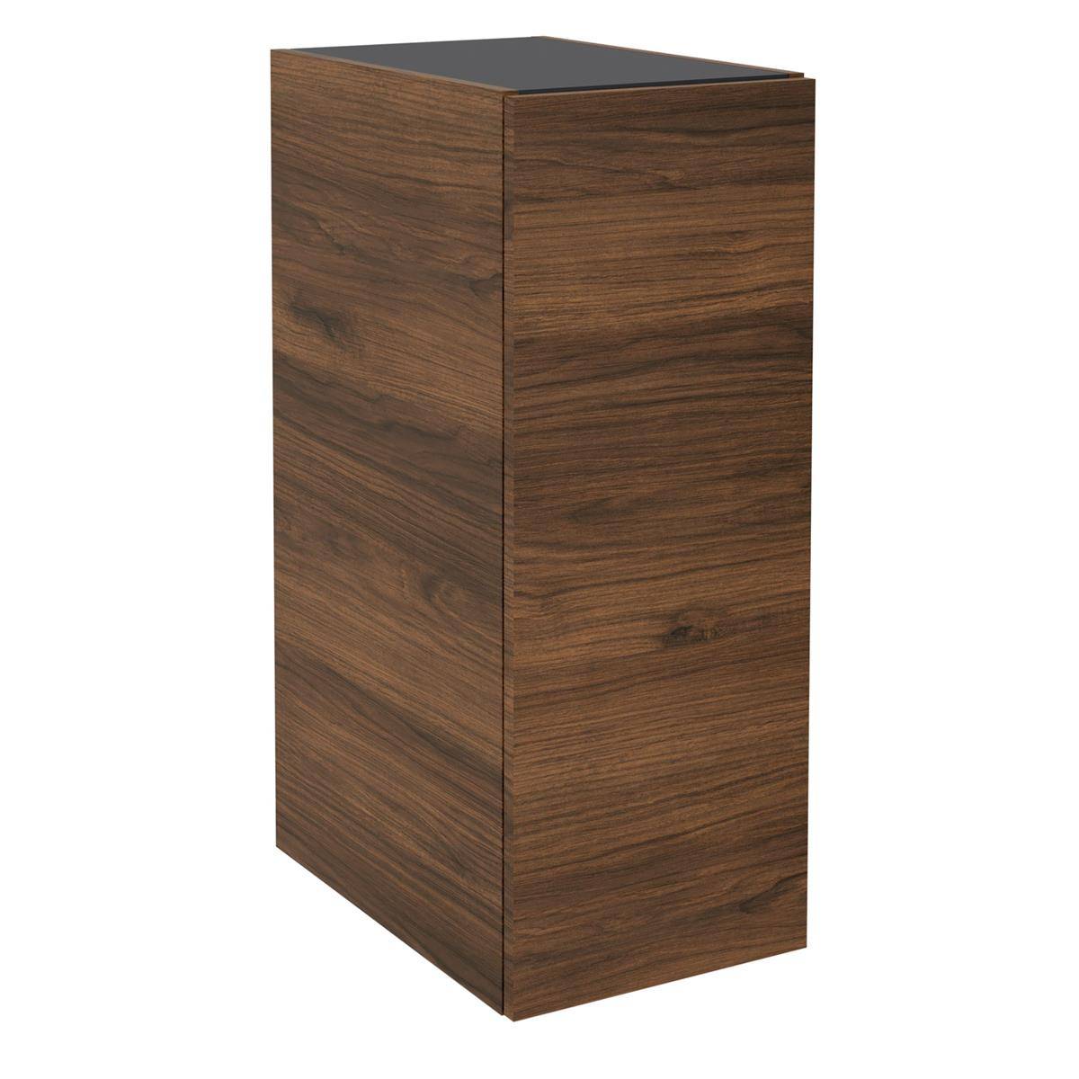 Ein hohes rechteckiges Holzmaserung-Podest oder Schrank mit einer dunklen Oberseite, isoliert auf weißem Hintergrund dargestellt.