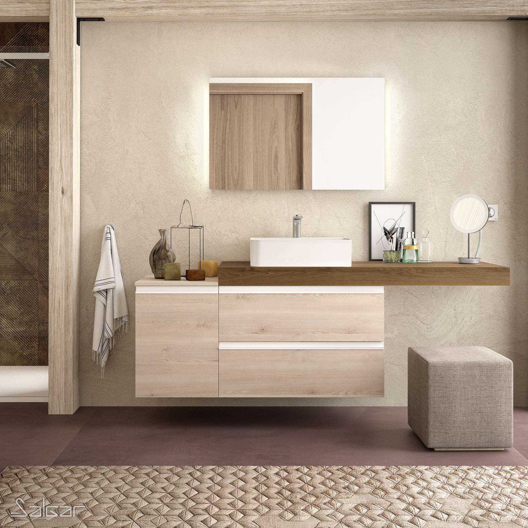 Modernes Badezimmer mit wandmontiertem Waschbecken und Schrank, Holzakzenten, minimalistischer Einrichtung, Handtuch, Spiegel und kleinem beigefarbenen Hocker.