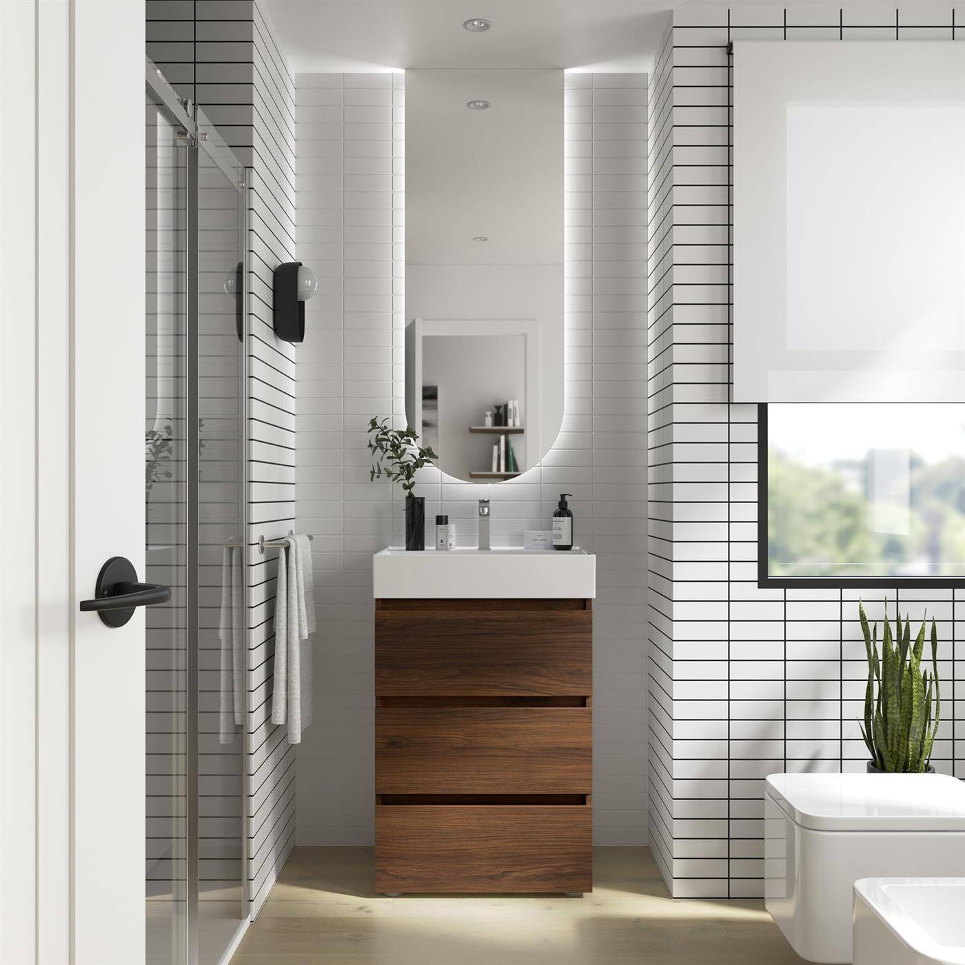 Modernes Badezimmer mit Holzwaschtisch, rundem Spiegel, Glasdusche, weiß gefliesten Wänden, Fenster und Toilette in einem hellen, minimalistischen Layout.