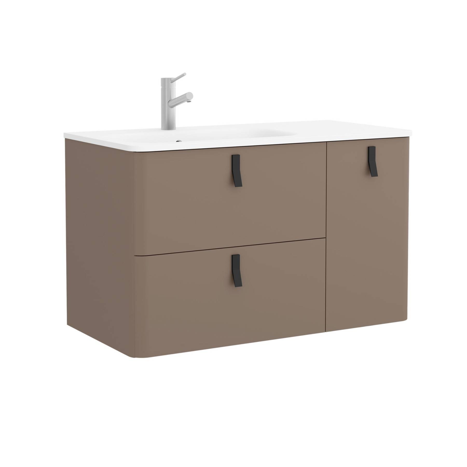 Ein moderner, wandmontierter Waschtisch mit weißer Arbeitsplatte und braunem Schrank, der zwei Schubladen und eine Tür mit schwarzen Griffen aufweist.