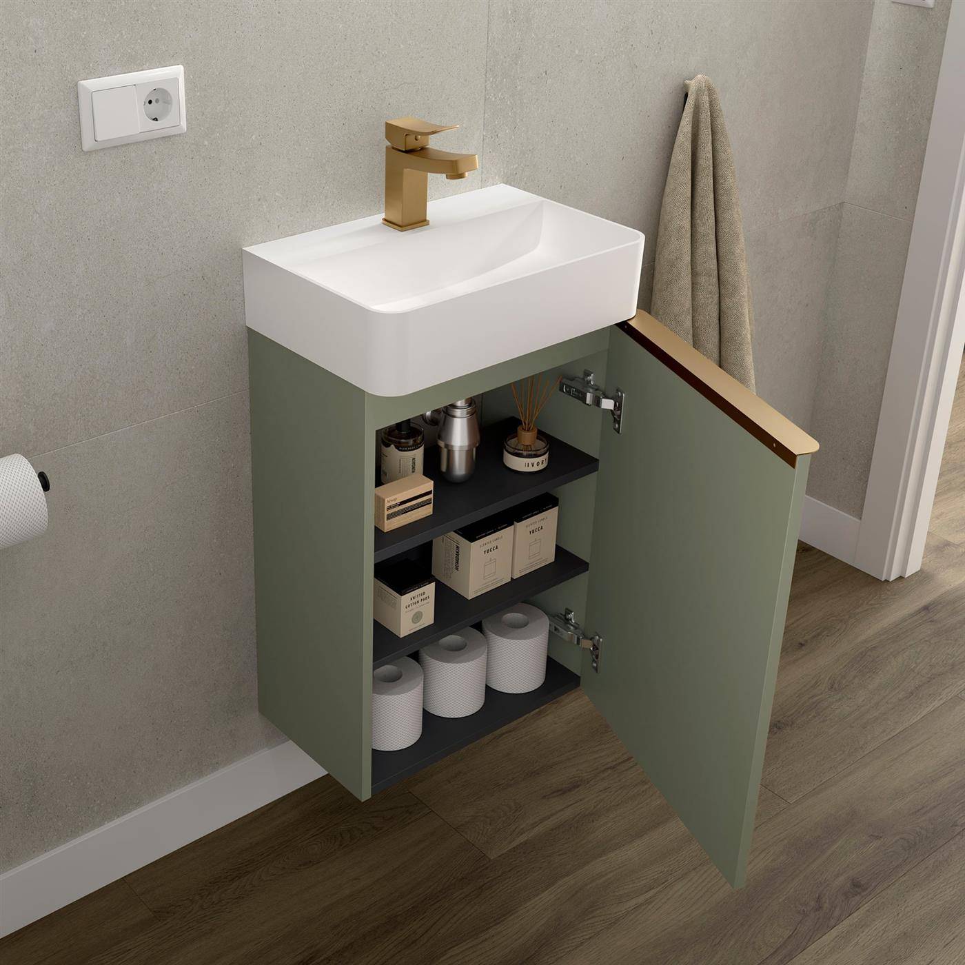 Modernes Badezimmer-Waschtisch mit offenen Schränken, auf denen Toilettenartikel und Toilettenpapier unter einem weißen Waschbecken mit goldenem Wasserhahn angeordnet sind.