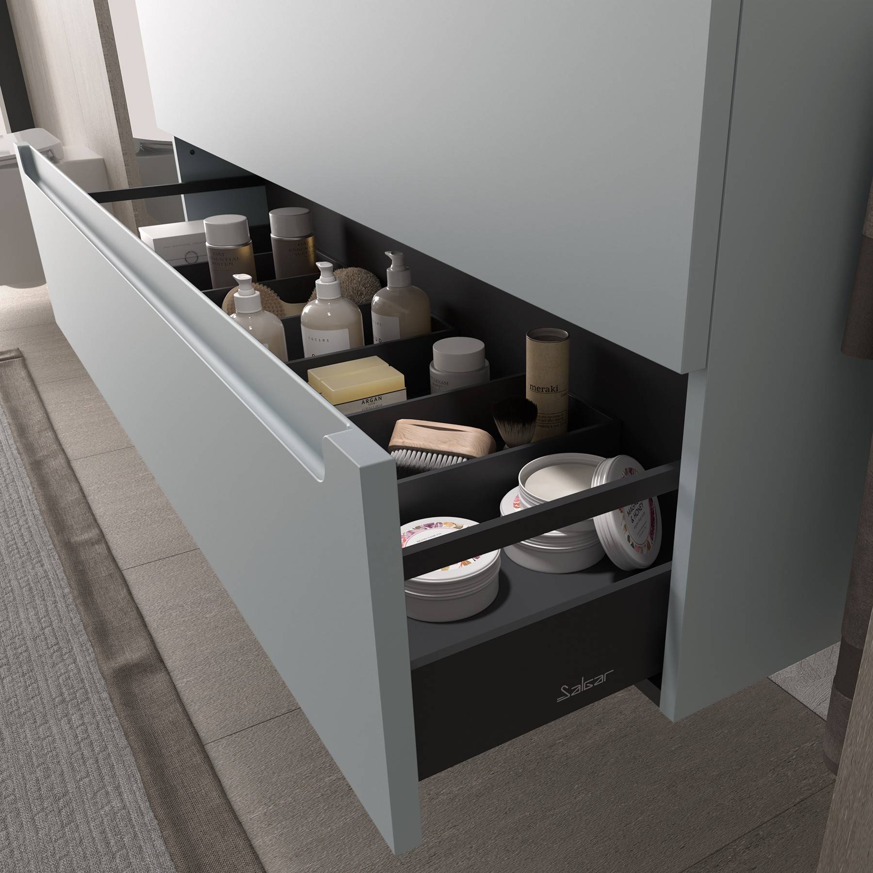 Öffnen Sie die Badezimmerschublade mit ordentlich sortierten Körperpflegeprodukten, einschließlich Flaschen, Gläsern und Tuben, die effiziente Aufbewahrungslösungen präsentieren.