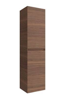 Ein hoher Holzschrank mit einer glatten Walnussholz-Oberfläche, ausgestattet mit zwei Türen und einem minimalistischen Design.