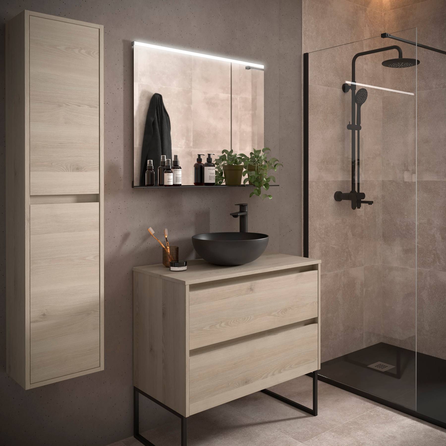 Modernes Badezimmer mit einer begehbaren Dusche, Waschtisch aus Holz mit schwarzem Aufsatzbecken, wandmontierten Schrank und Spiegel, das ein schlankes Design präsentiert.
