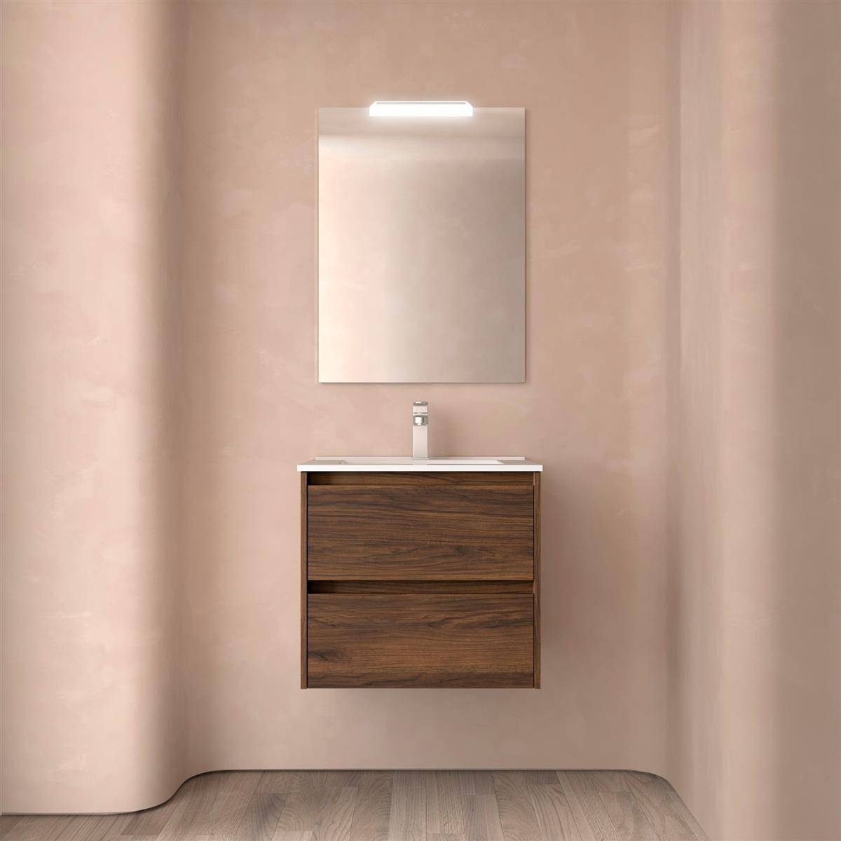 Minimalistisches modernes Badezimmer-Waschtisch mit wandmontiertem Waschbecken, Spiegel und Leuchte an einer beigen Wand über einem Holzschrank.