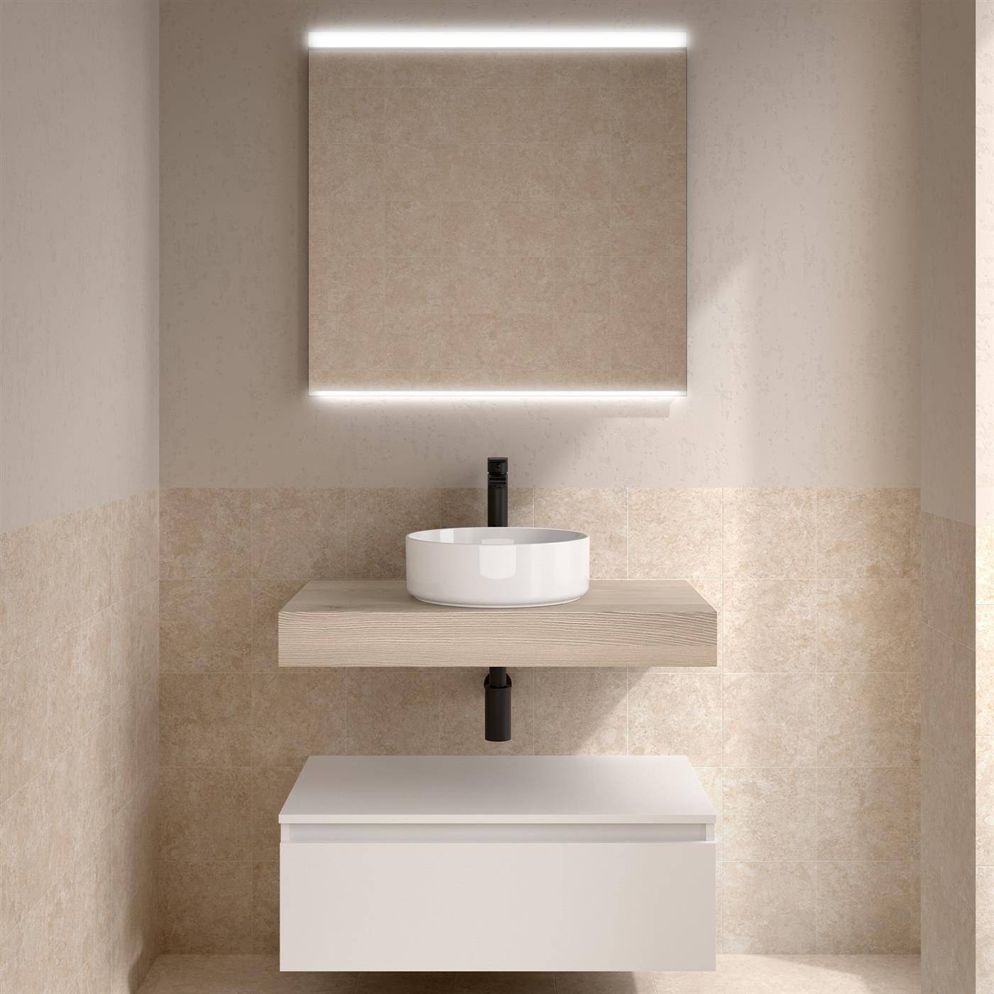 Modernes minimalistisches Badezimmer-Waschtisch mit beleuchtetem Spiegel, Aufsatzwaschbecken, schwebendem Holzregal und an der Wand montiertem weißem Schrank vor beigen gefliesten Wänden.