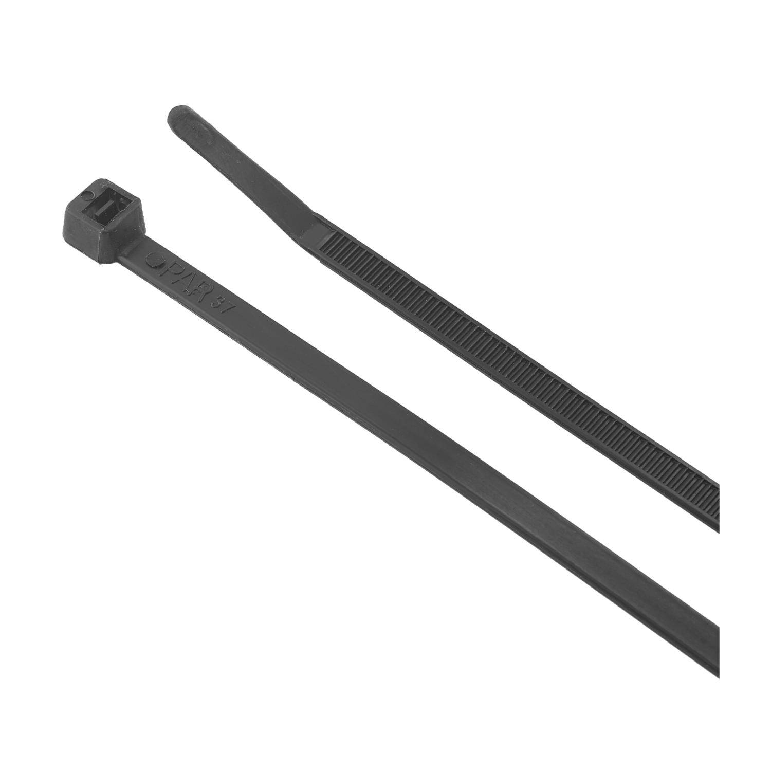 Zwei schwarze Kabelbinder, einer geöffnet und der andere befestigt, werden auf einem weißen Hintergrund gezeigt.